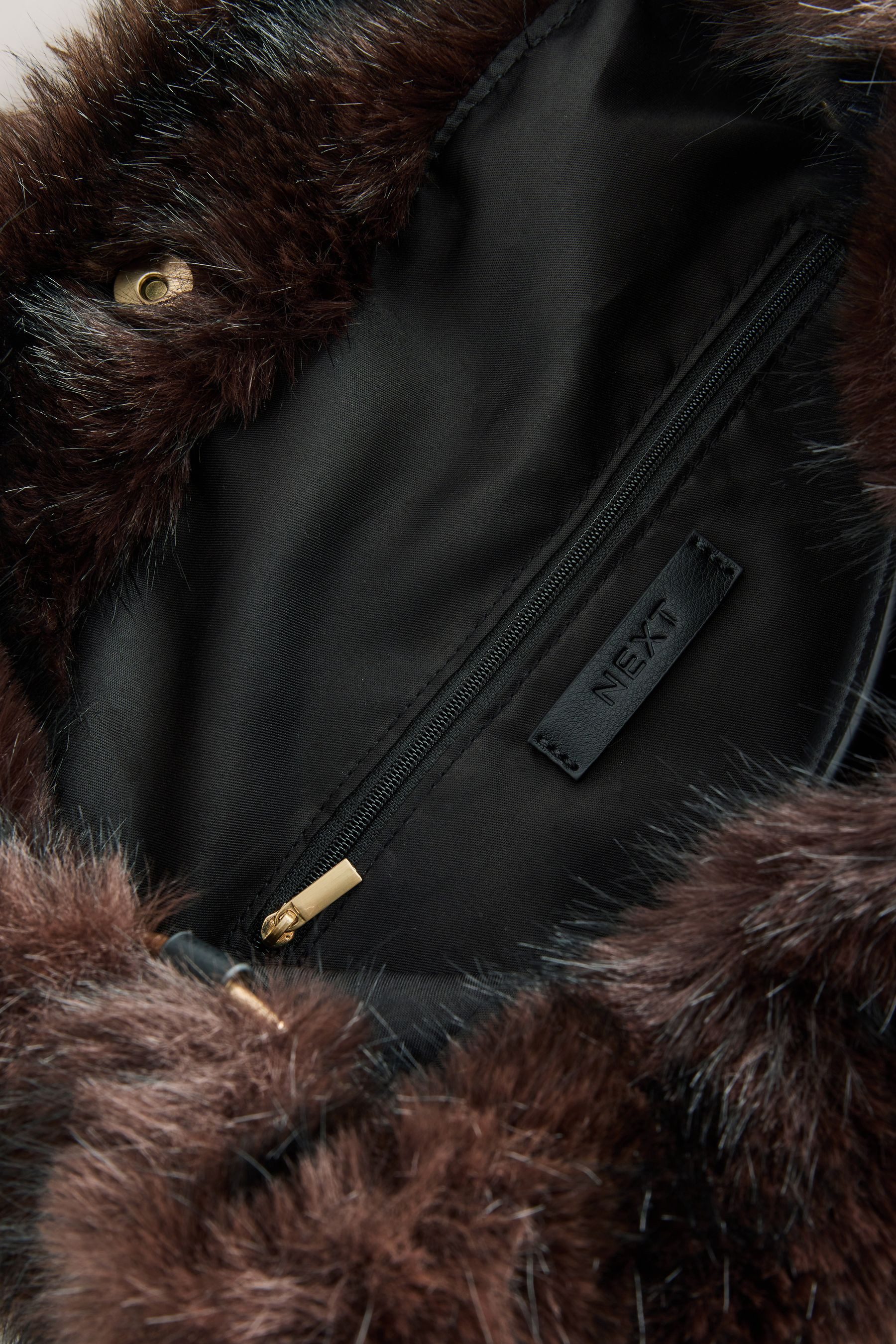 Next Umhängetasche Schultertasche aus Kunstfell (1-tlg) günstig online kaufen