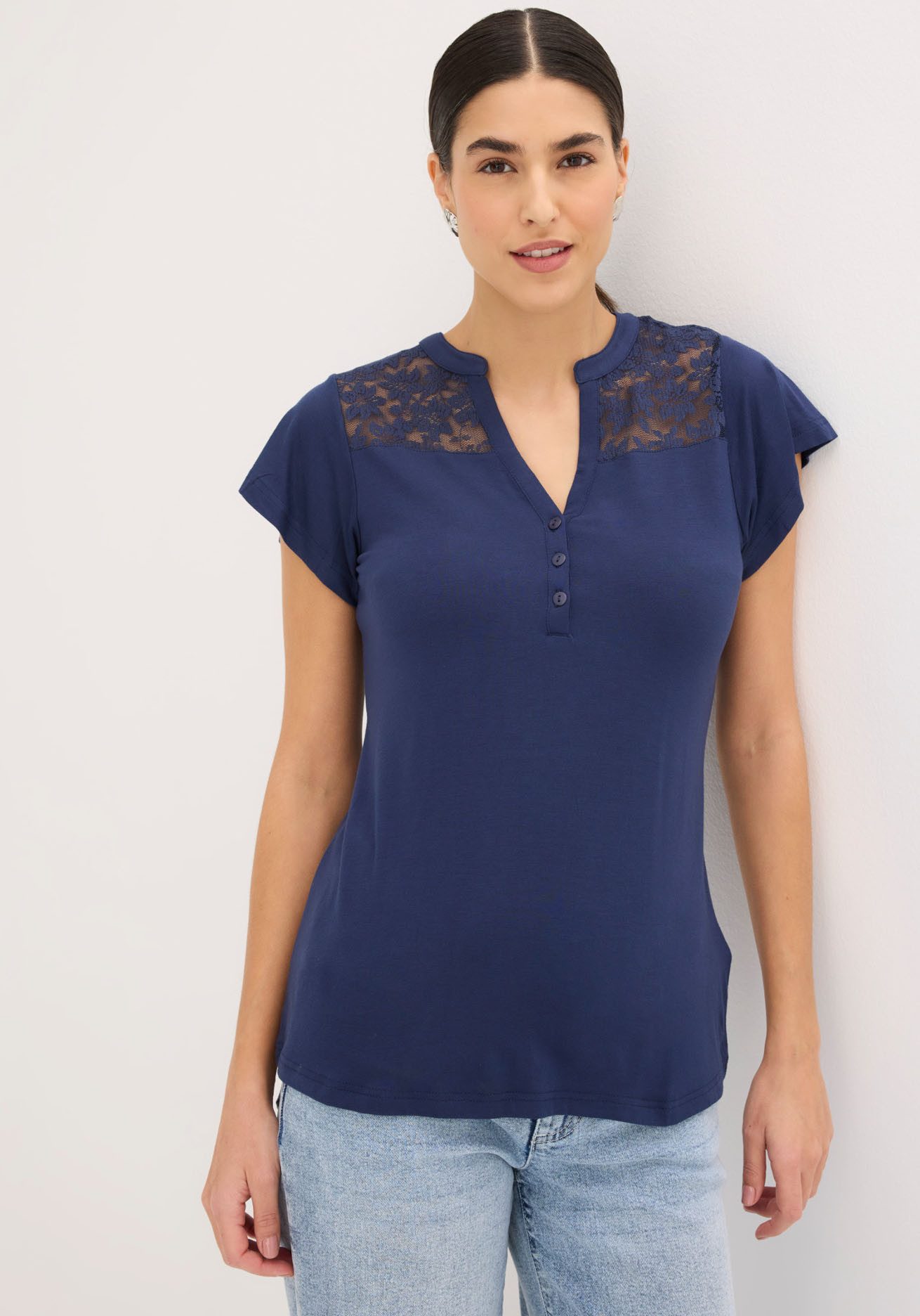 bonprix Henleyshirt figurumschmeichelnde Passform, Kurzarm, aus Viskose-Mix mit Elasthan