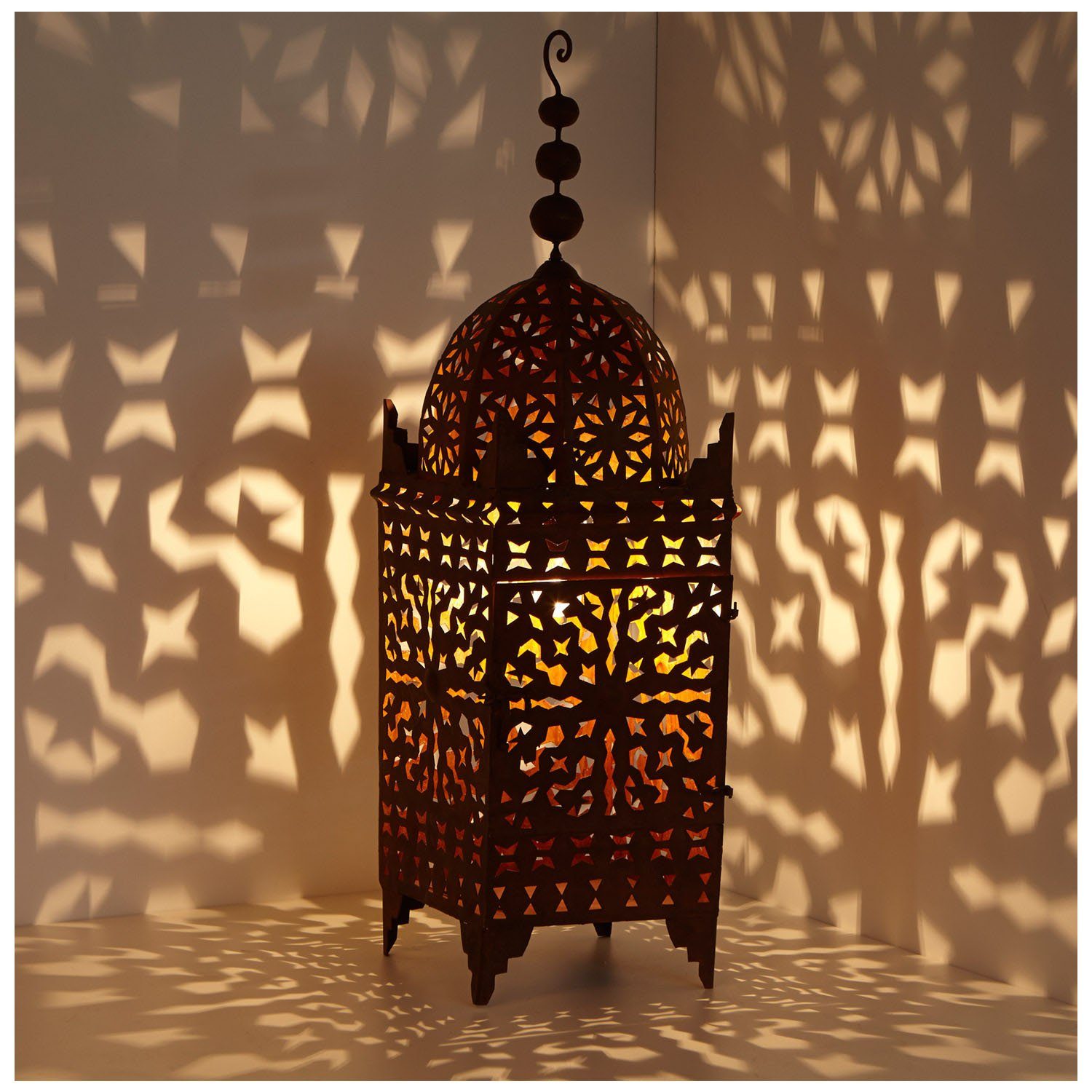 Casa Moro Kerzenlaterne Orientalische Laterne marokkanische Eisenlaterne Firyal H-110 cm (Garten Windlicht wie aus 1001 Nacht, edelrost-braun, hängend & stehend), Muttertag Kerzenhalter für draußen & Innen, mit Eisen Rost Finish