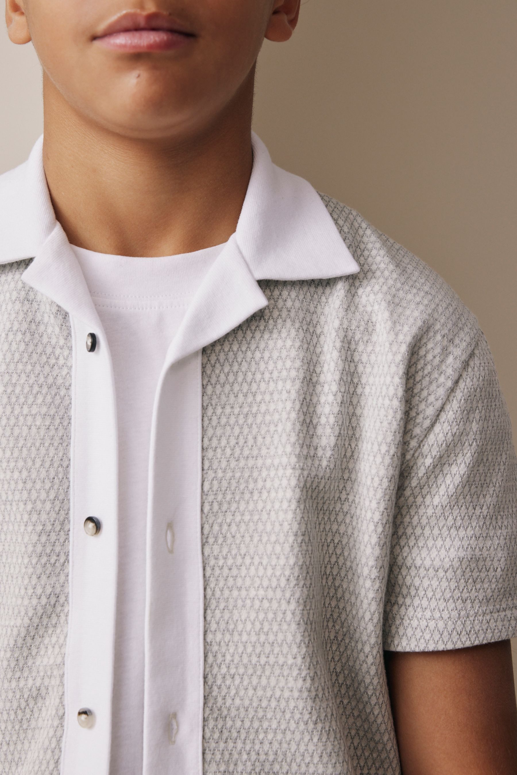 Next Shirt & Shorts Durchgeknöpftes Hemd mit Revers und Shorts im Set (2-tlg)