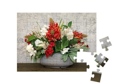 puzzleYOU Puzzle Arrangement mit roten und elfenbeinfarbenen Blumen, 48 Puzzleteile, puzzleYOU-Kollektionen Blumen-Arrangements