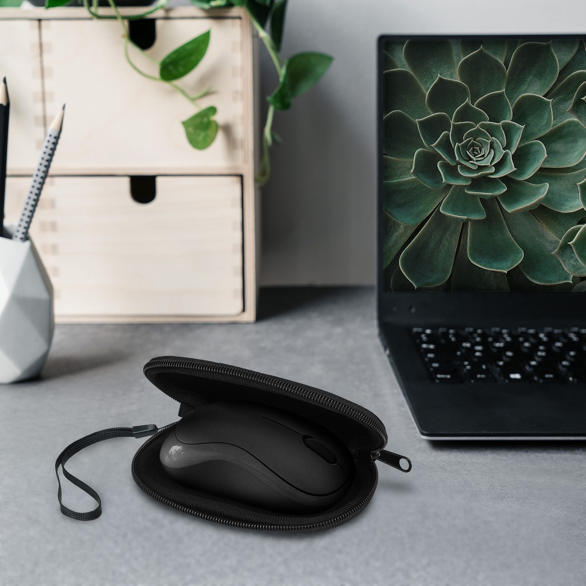 kwmobile Mauspad Hülle für Logitech M240 SILENT / M325S (1-St), TPU Kunstleder