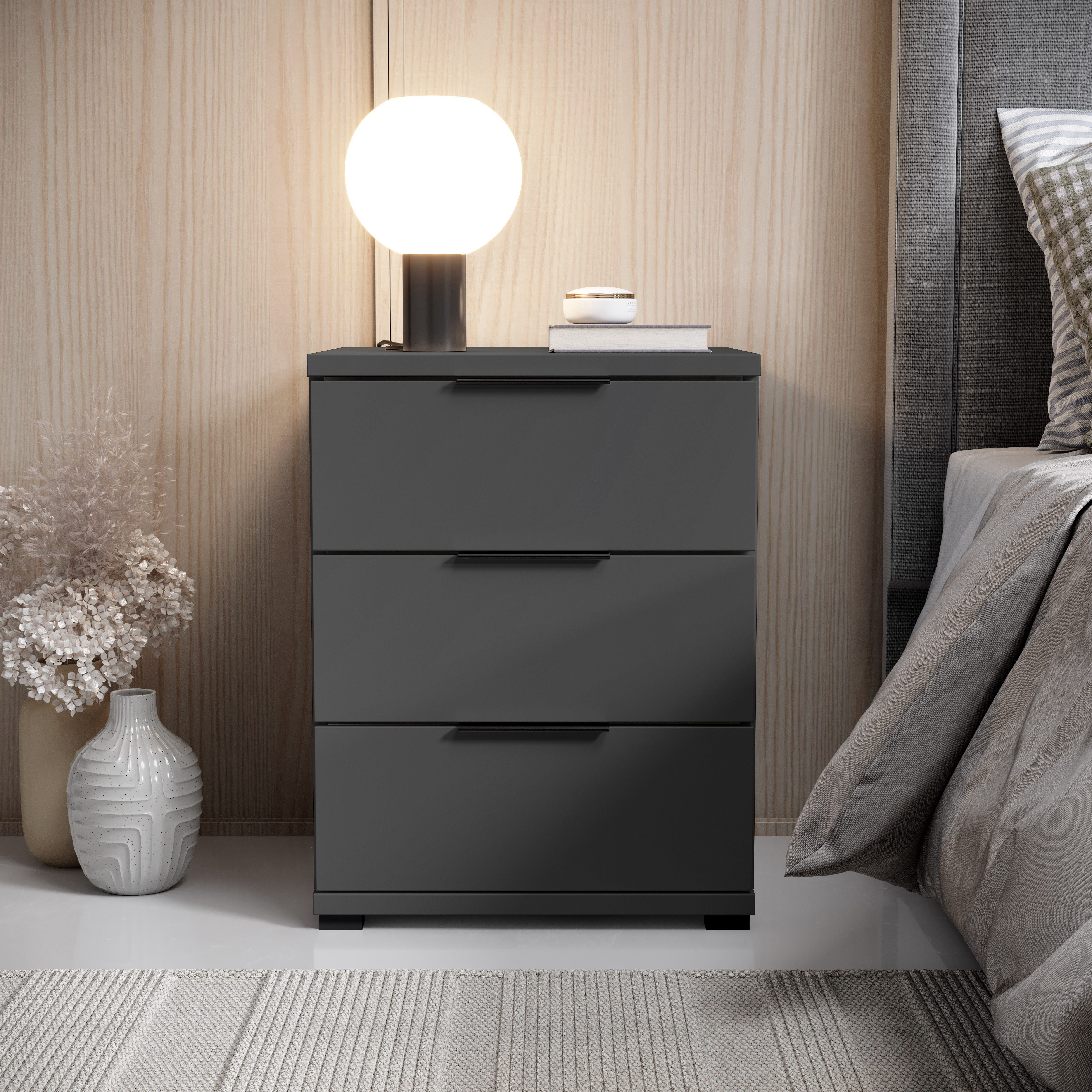 Schlafkontor Nachtkommode Smilla Nachttisch, Nachtkonsole mit Schubkästen, Korpus melaminbeschichtet, silberfarbige oder schwarze Griffe