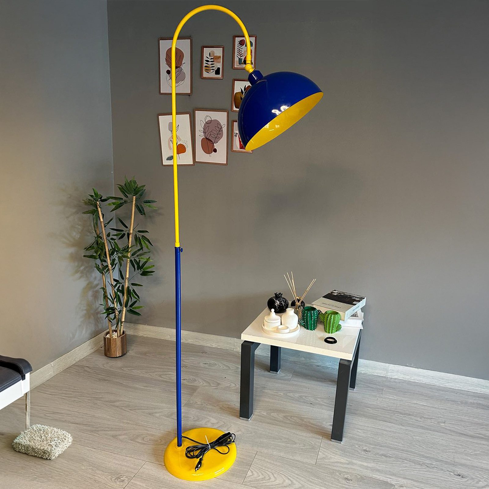 Bamyum Stehlampe Moderne Stehlampe aus Metall mit E27, verstellbarer Lampenschirm, ohne Leuchtmittel, E27, verstellbarer Lampenschirm, Stehluchte mit Ablage