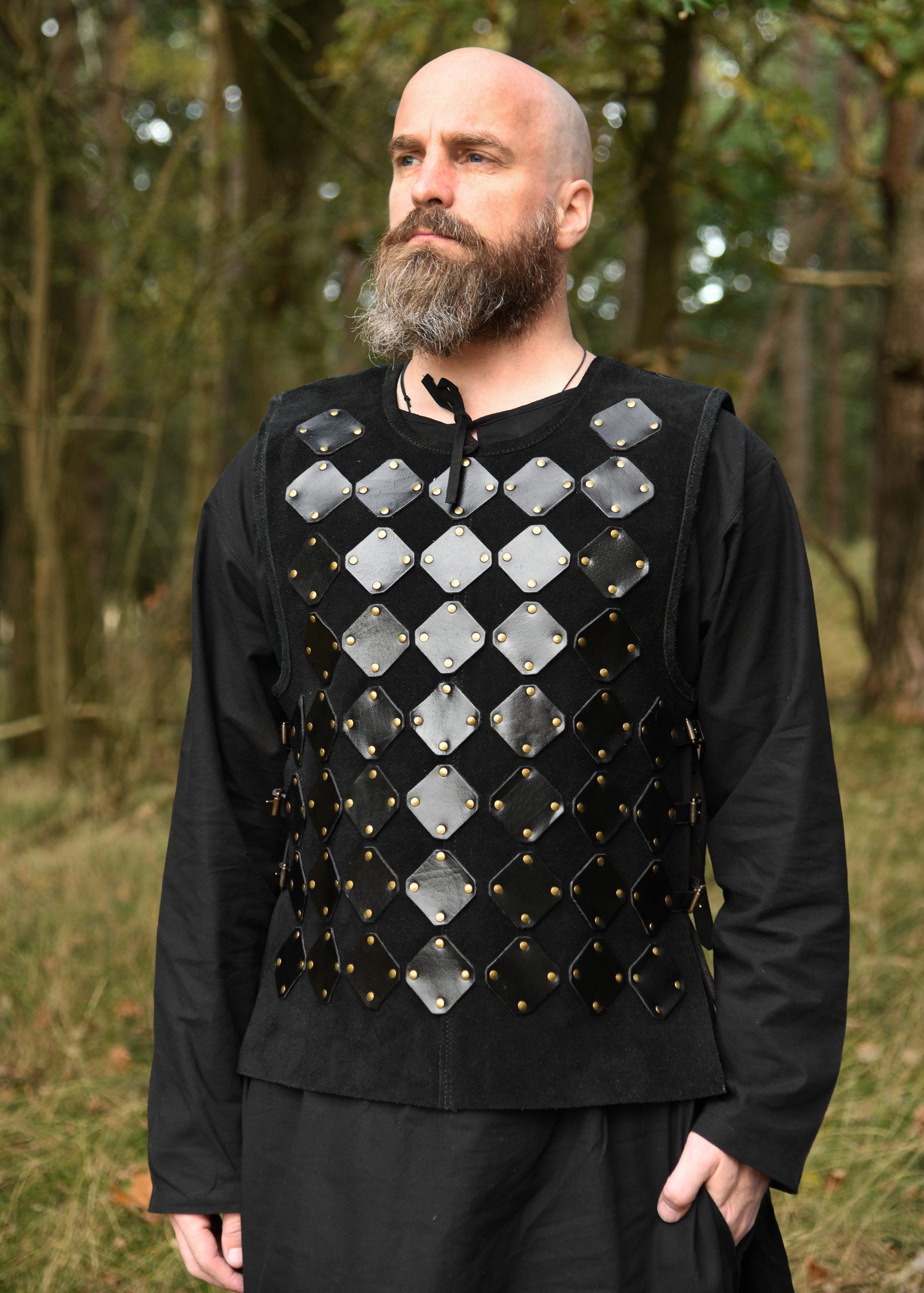 Battle Merchant Wikinger-Kostüm Wildleder Torso Rüstung, schwarz “ Vares“
