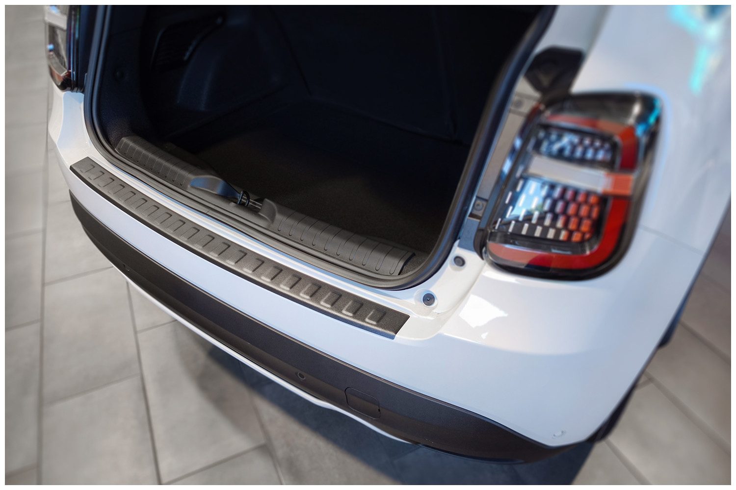 tuning-art Ladekantenschutz L3124 Edelstahl passgenau für Fiat 600 2 ab 2023-