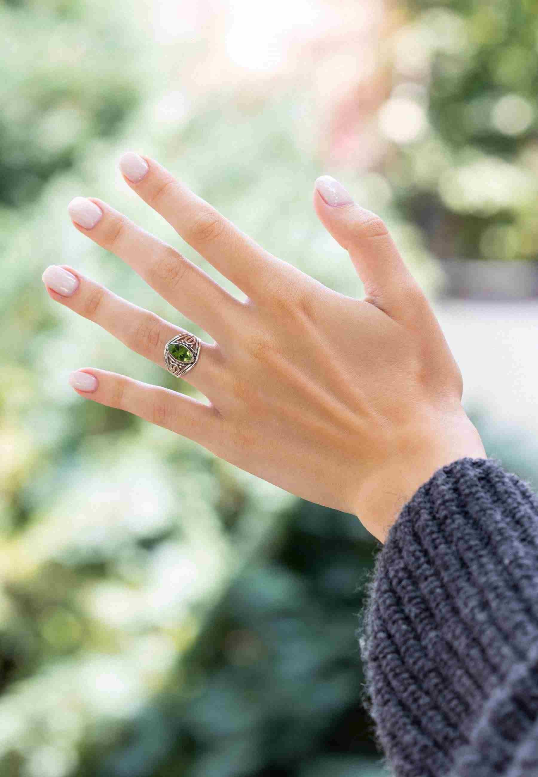 mantraroma Silberring DAHAB Ellipse aus 925 Silber mit Peridot (Ring mit Sc günstig online kaufen