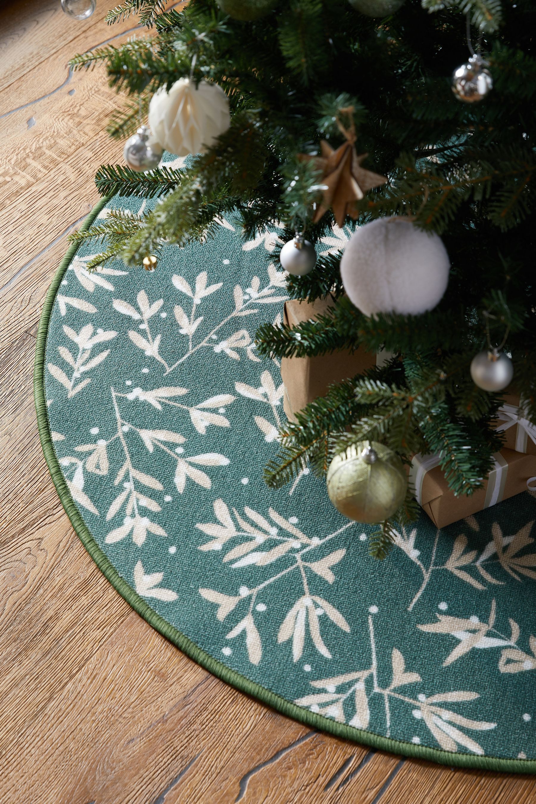 Next Baumteppich Waschbare Weihnachtsbaummatte, Mistelzweig