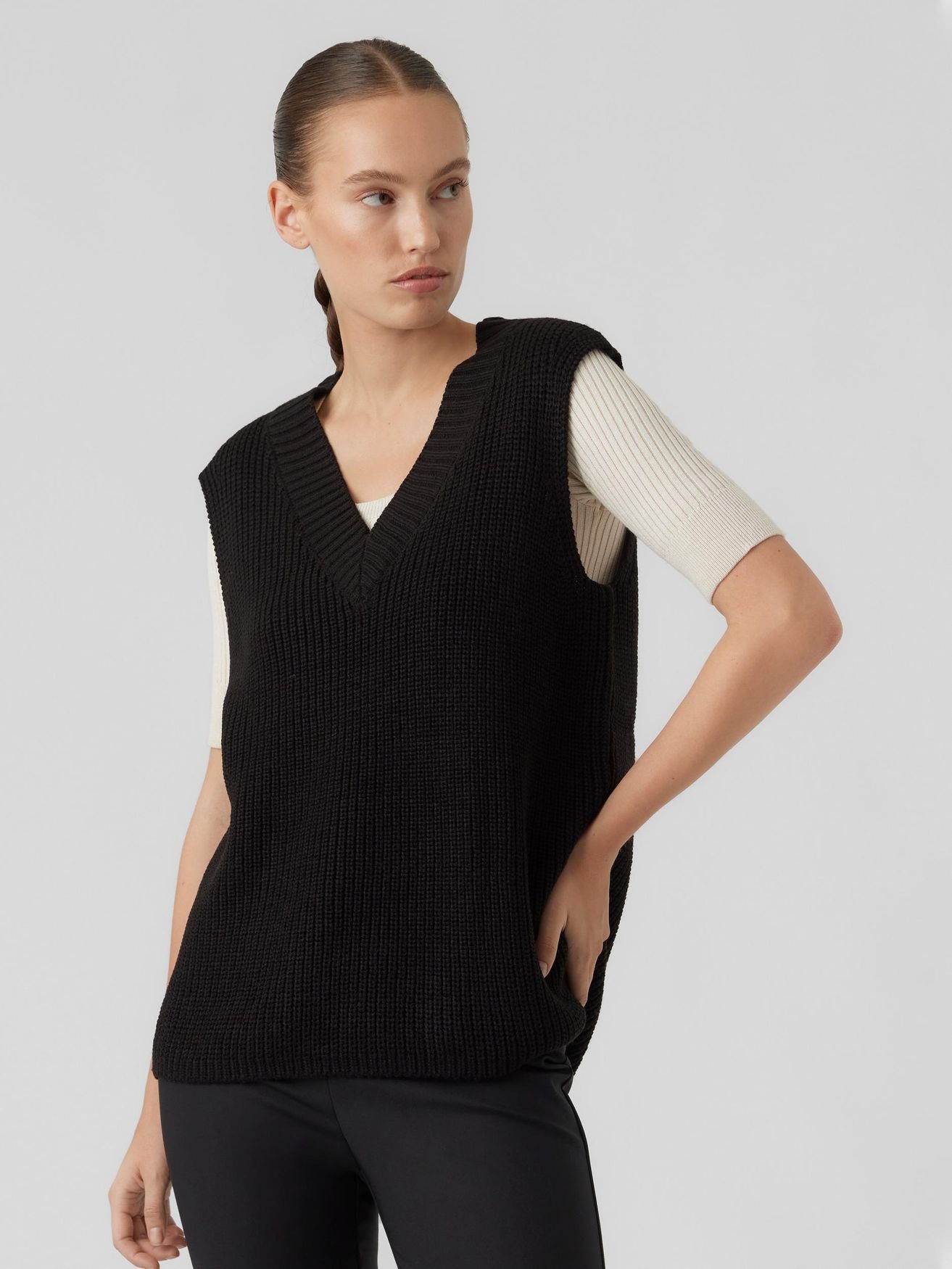 Vero Moda В'язані светри Struktur Пуловери ohne Ärmel V-Neck З коротким рукавом VMLEA 4861 in Schwarz