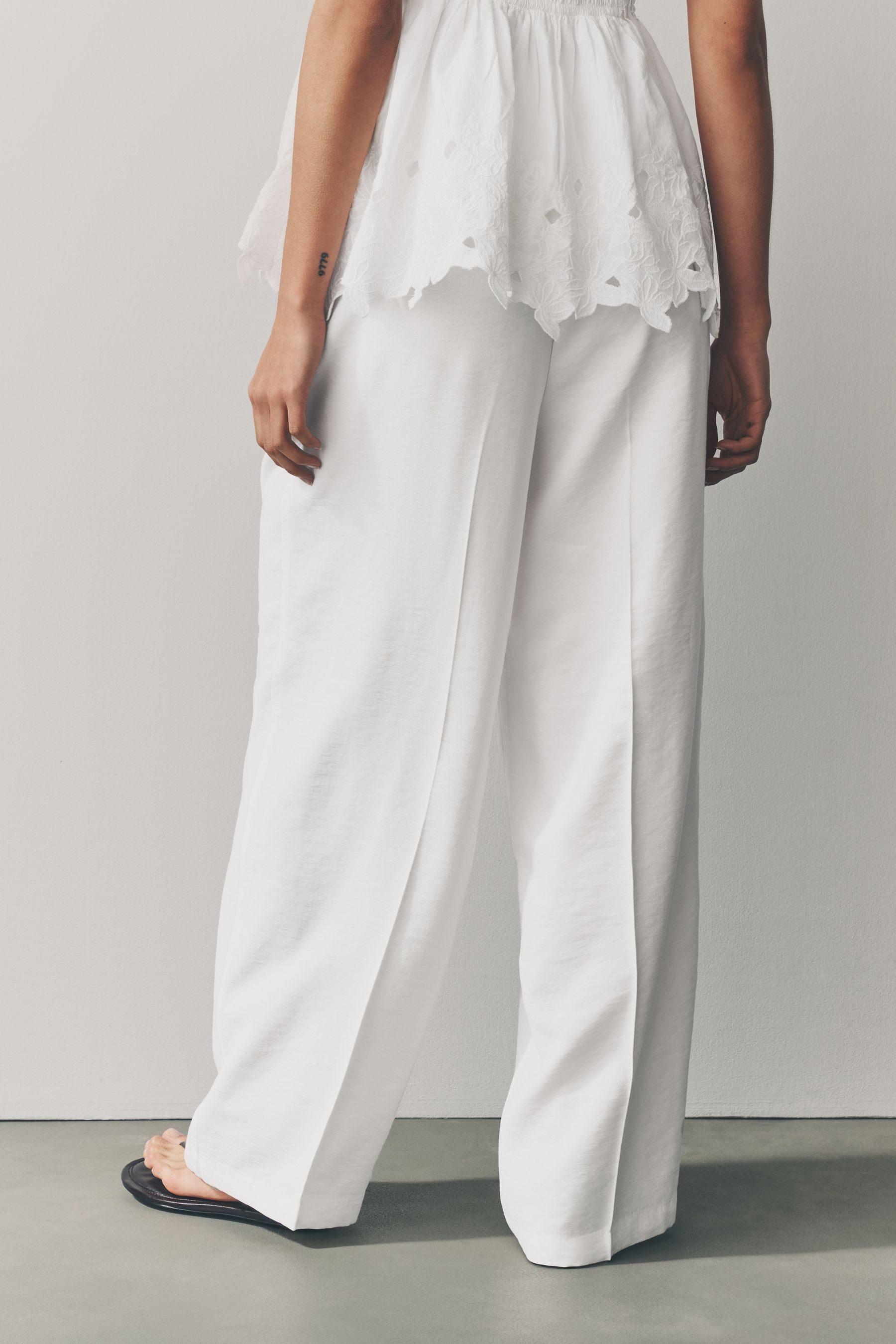 Next Dehnbund-Hose Hose mit weitem Bein und elastischem Rückenbund (1-tlg) günstig online kaufen