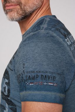 CAMP DAVID Rundhalsshirt mit Used-Kanten