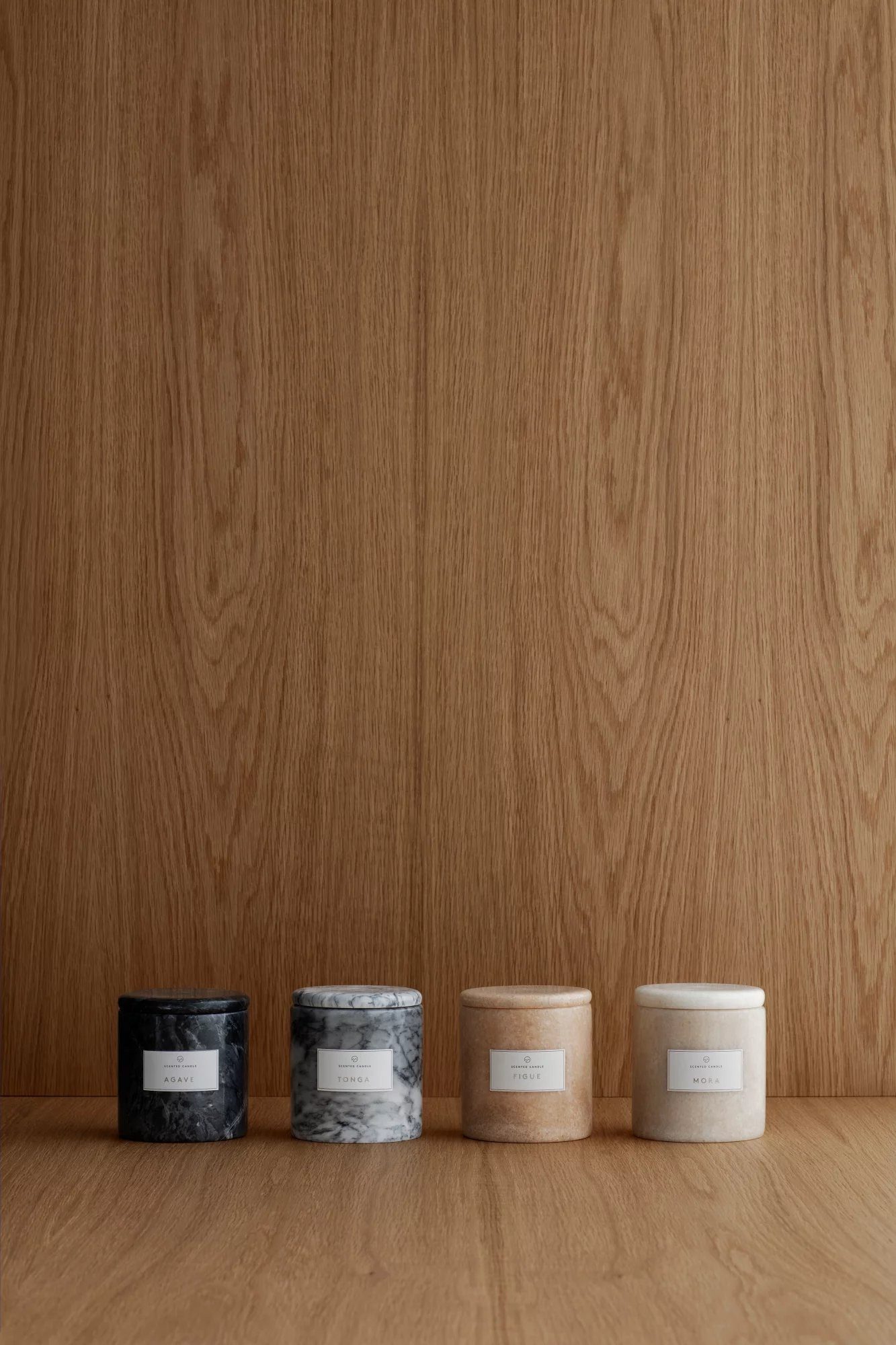 blomus Duftkerze -FRABLE- Marmor Duftkerze: Luxuriöses Design & langanhaltender Duft, Luxusdesign, Marmorgefäß, Palmölfrei, Rußarm, Lange Brenndauer