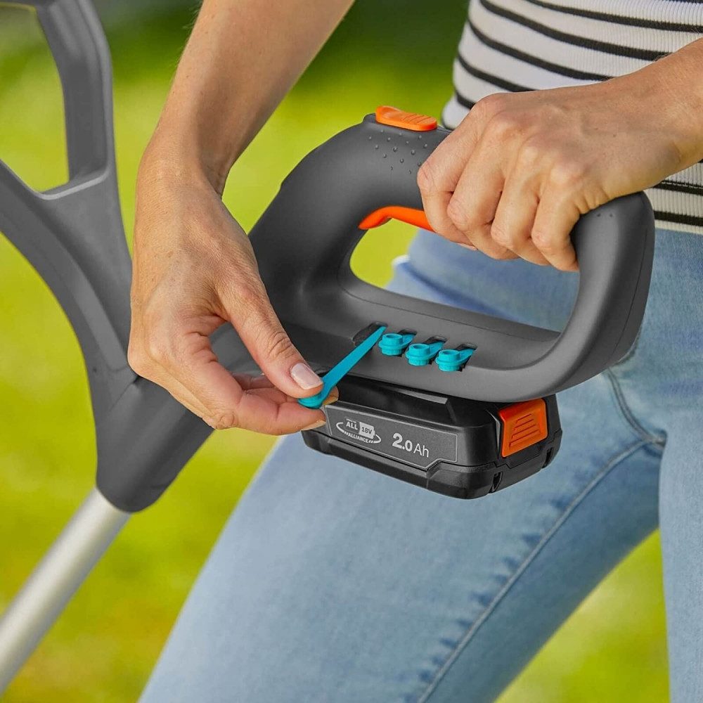 GARDENA Akku-Rasentrimmer Gardena Akku-Trimmer SmallCut 23/18V P4A Set - Trimmer