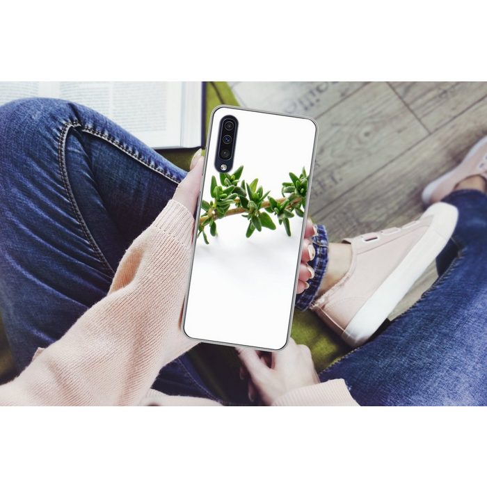 MuchoWow Handyhülle Frisch gepflückter Thymian auf weißem Hintergrund mit leichtem Handyhülle Samsung Galaxy A30s Smartphone-Bumper Print Handy AN10920