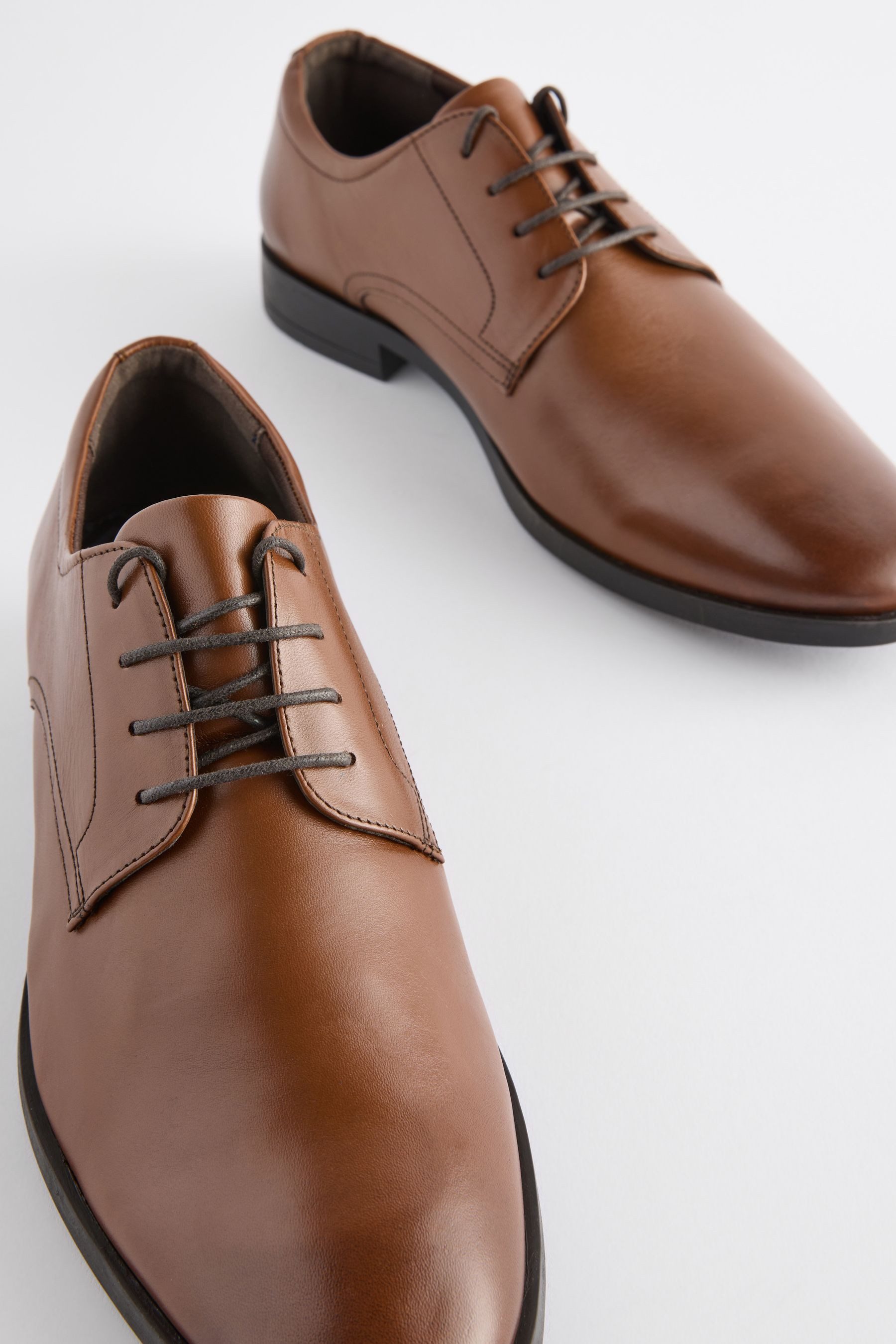 Next Unifarbene Derby-Schuhe aus Leder Schnürschuh – Bild 3 von 5