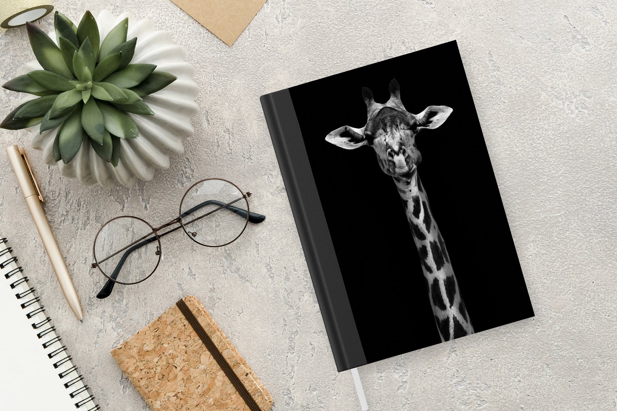 Tagebuch, Giraffe Journal, Notizbuch Schwarz, Merkzettel, A5, - 98 Tiere - MuchoWow Porträt - Notizheft, Haushaltsbuch Seiten,