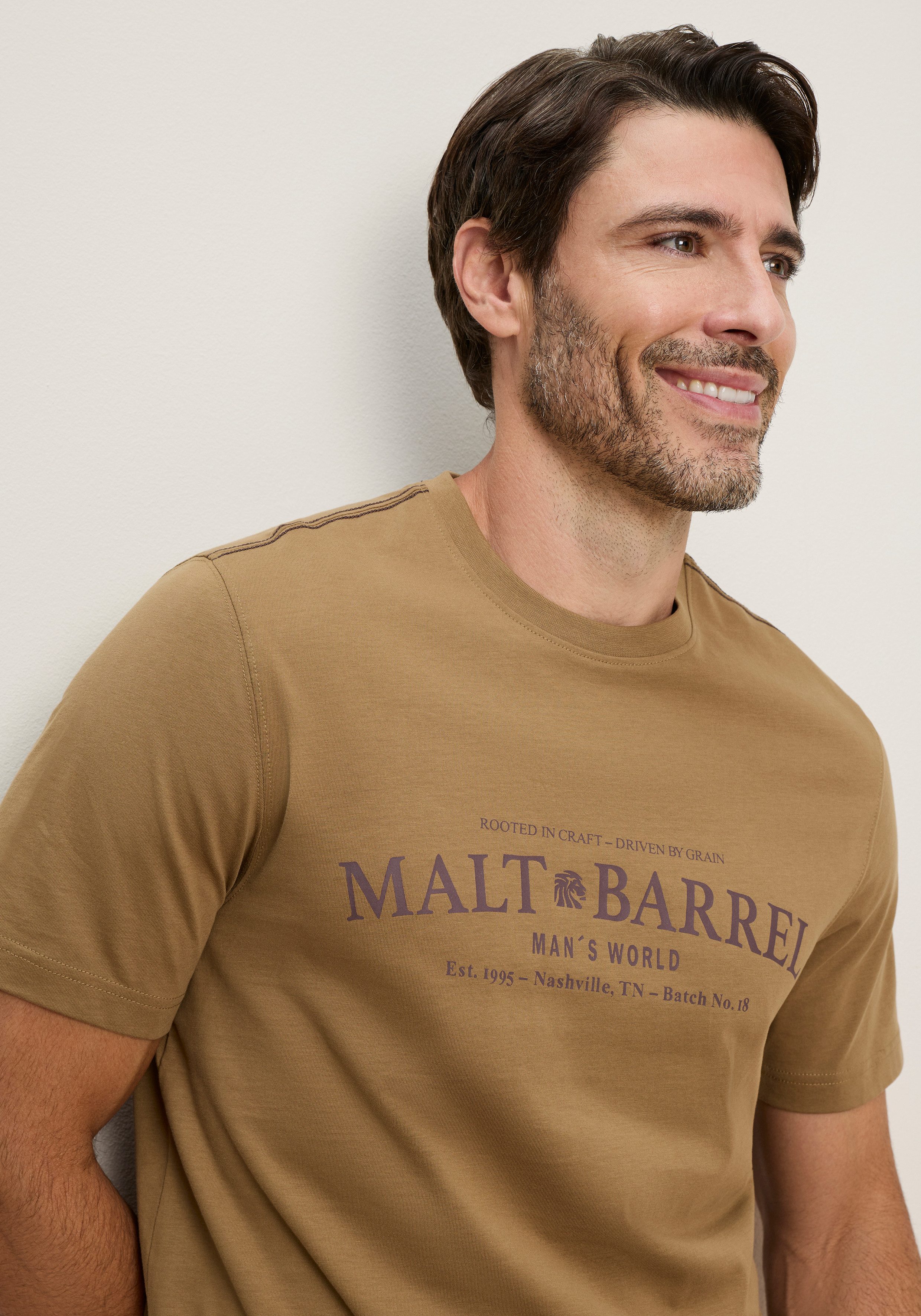 Man's World Rundhalsshirt normale Passform, Kurzarm, bedruckte Optik mit Print-Applikation