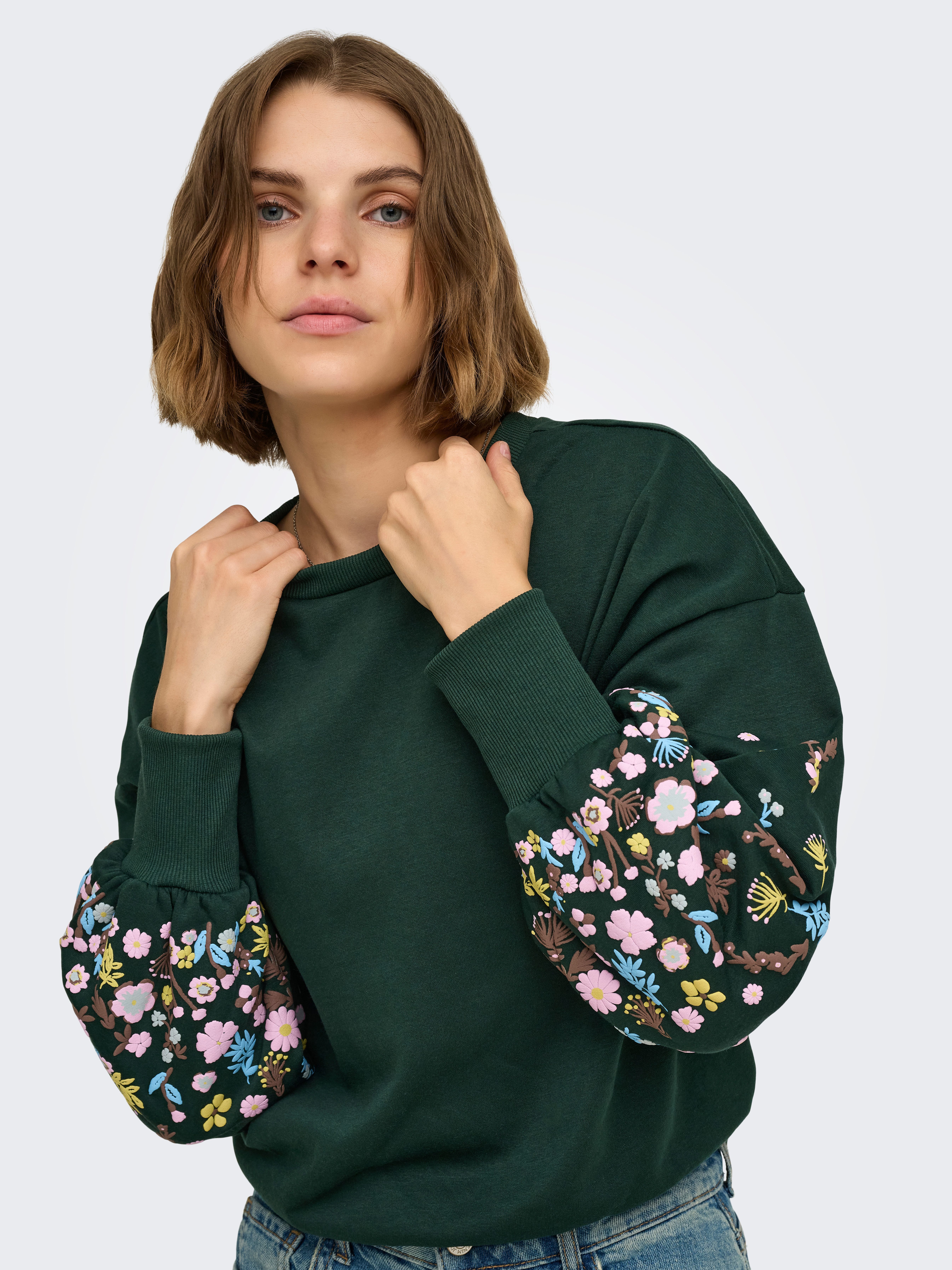 ONLY Sweatshirt ONLBROOKE L/S O-NECK FLOWER SWT Baumwollmischung, regular fit