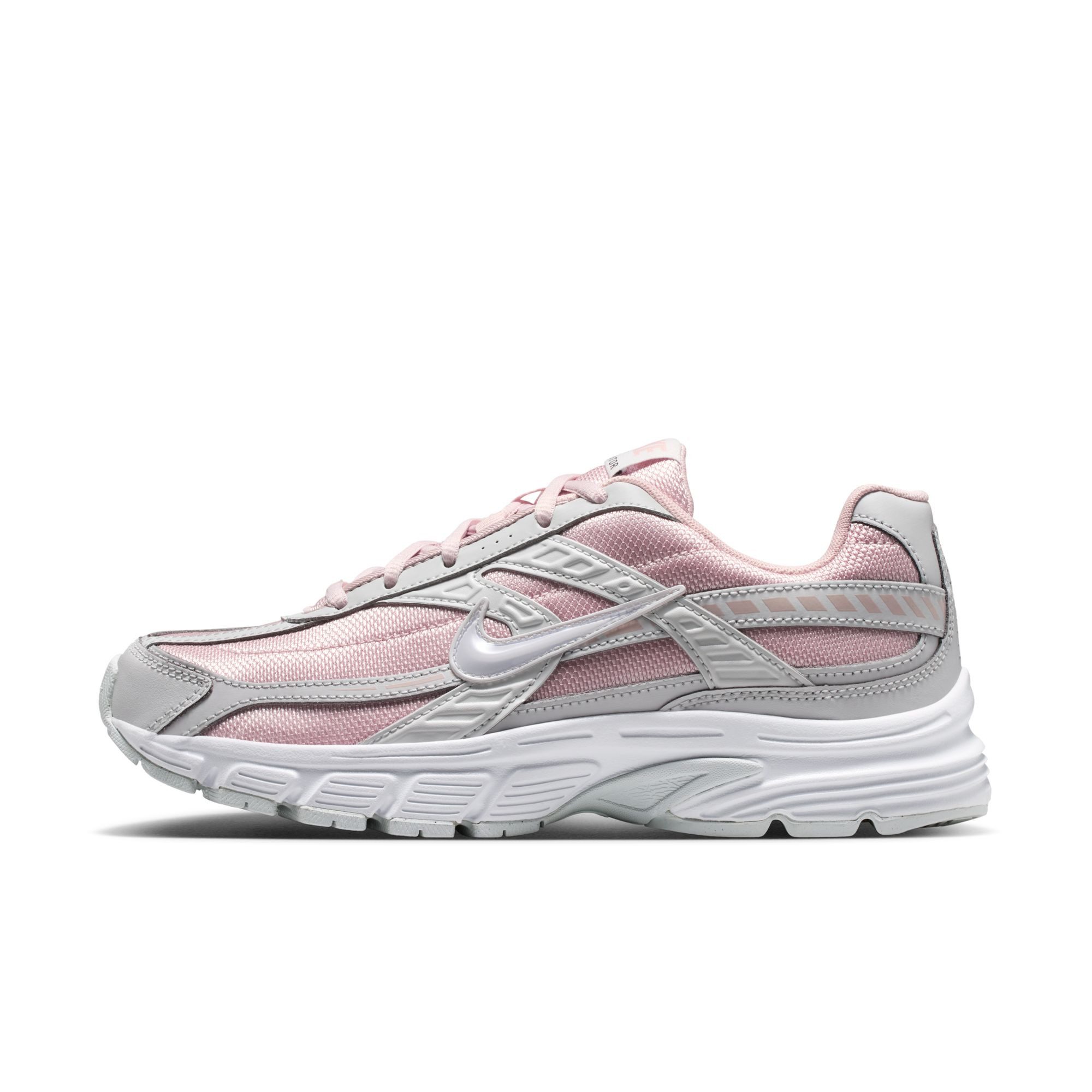 Nike Sportswear Initiator Sneaker inspiriert vom Design des Nike P-6000