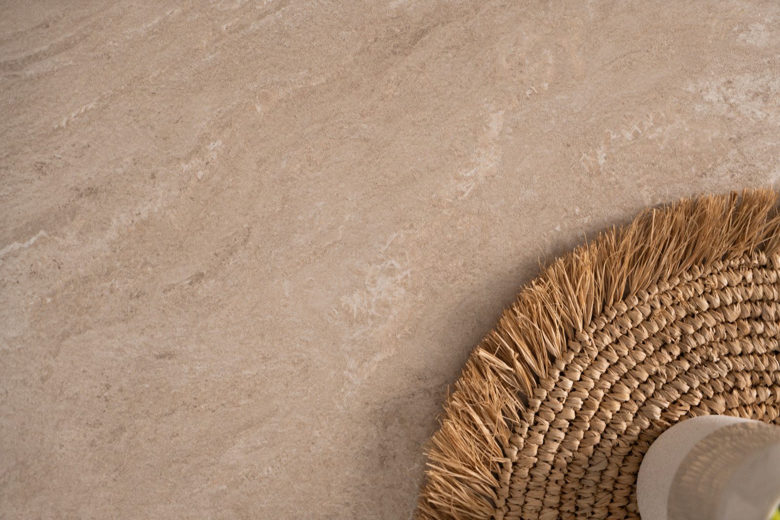 Furn.Design Lowboard Visby (TV Unterschrank in weiß, Breite 177 cm), mit Sandstein