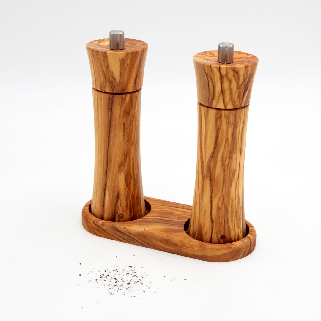 ZASSENHAUS Salz-/Pfeffermühle Frankfurt manuell, Olivenholz 18 cm mit Untersetzer