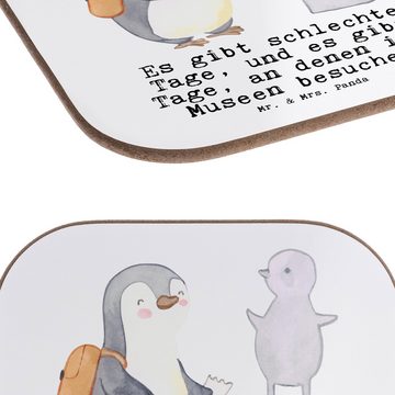 Mr. & Mrs. Panda Getränkeuntersetzer Pinguin Museum besuchen - Weiß - Geschenk, Untersetzer Gläser, Bierde, 1-tlg., Glänzende Oberfläche