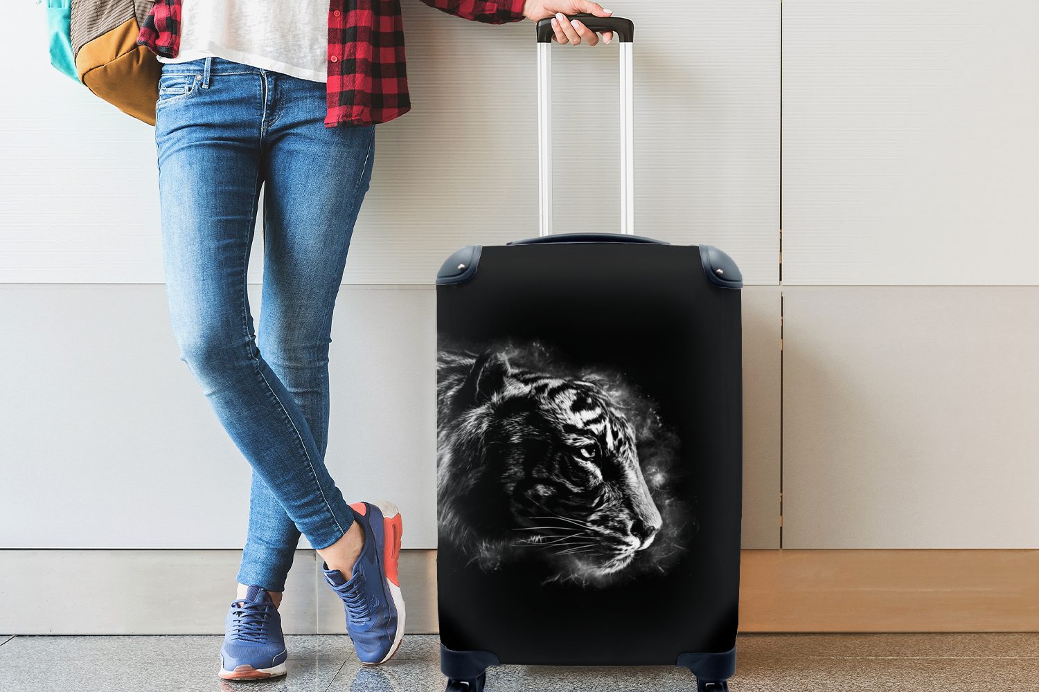 Tigers Handgepäck Trolley, Kopf dem Reisetasche für rollen, auf schwarzen, mit MuchoWow Magisches Rollen, Reisekoffer mit eines 4 Ferien, Handgepäckkoffer einem Bild