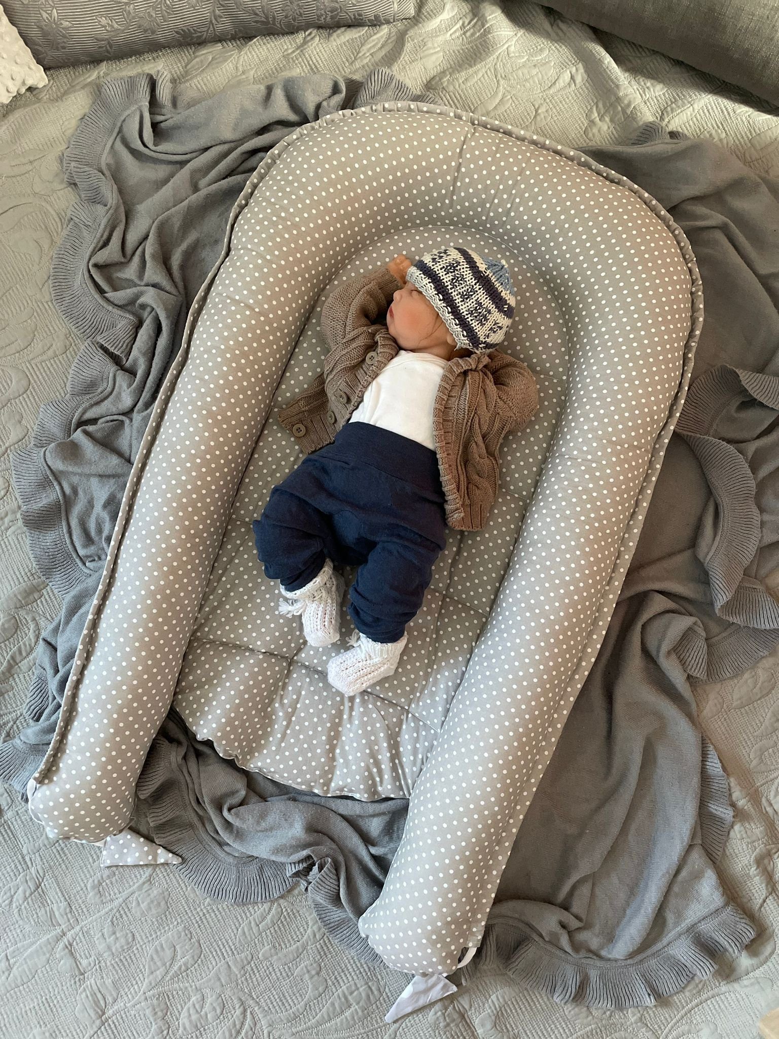 Loolay Bettnestchen Punkte/ Mini Pünktchen GRAU BAUMWOLLE Nestchen SETS, (SOLO oder im SETS, Neugeborene Babyaustattung Geschenk Reisebett Kuschelnest), 100% Europäische Stoffe und Kleinserien-Nähen!