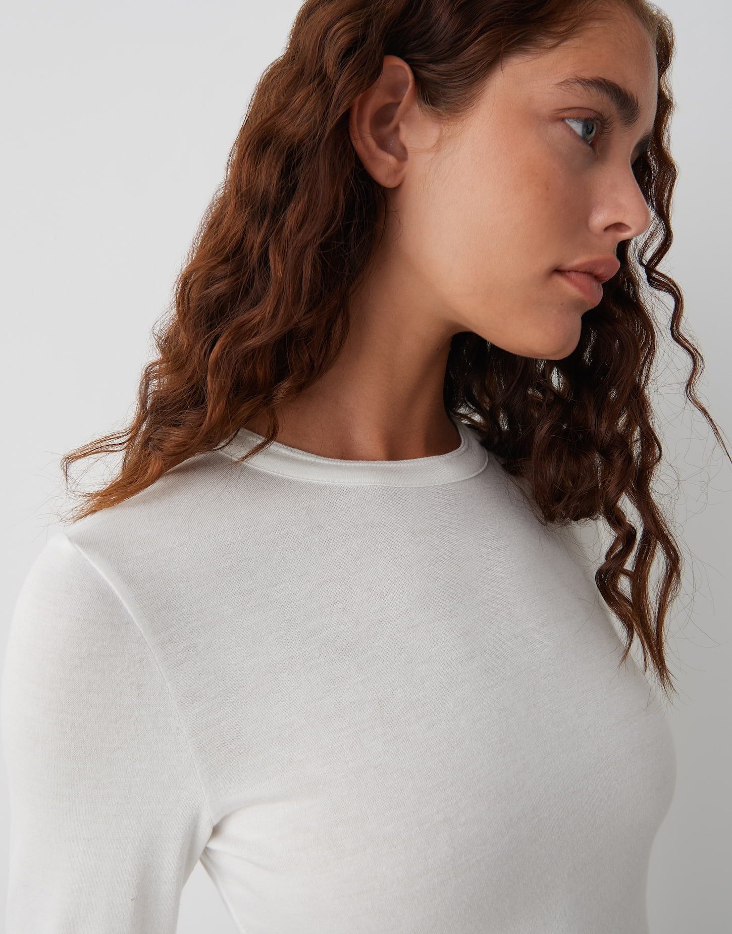 OPUS Langarmshirt SIFA aus Viskosemix figurbetont geschnitten, leichte Transparenz im hellen Farbton – Bild 4 von 5