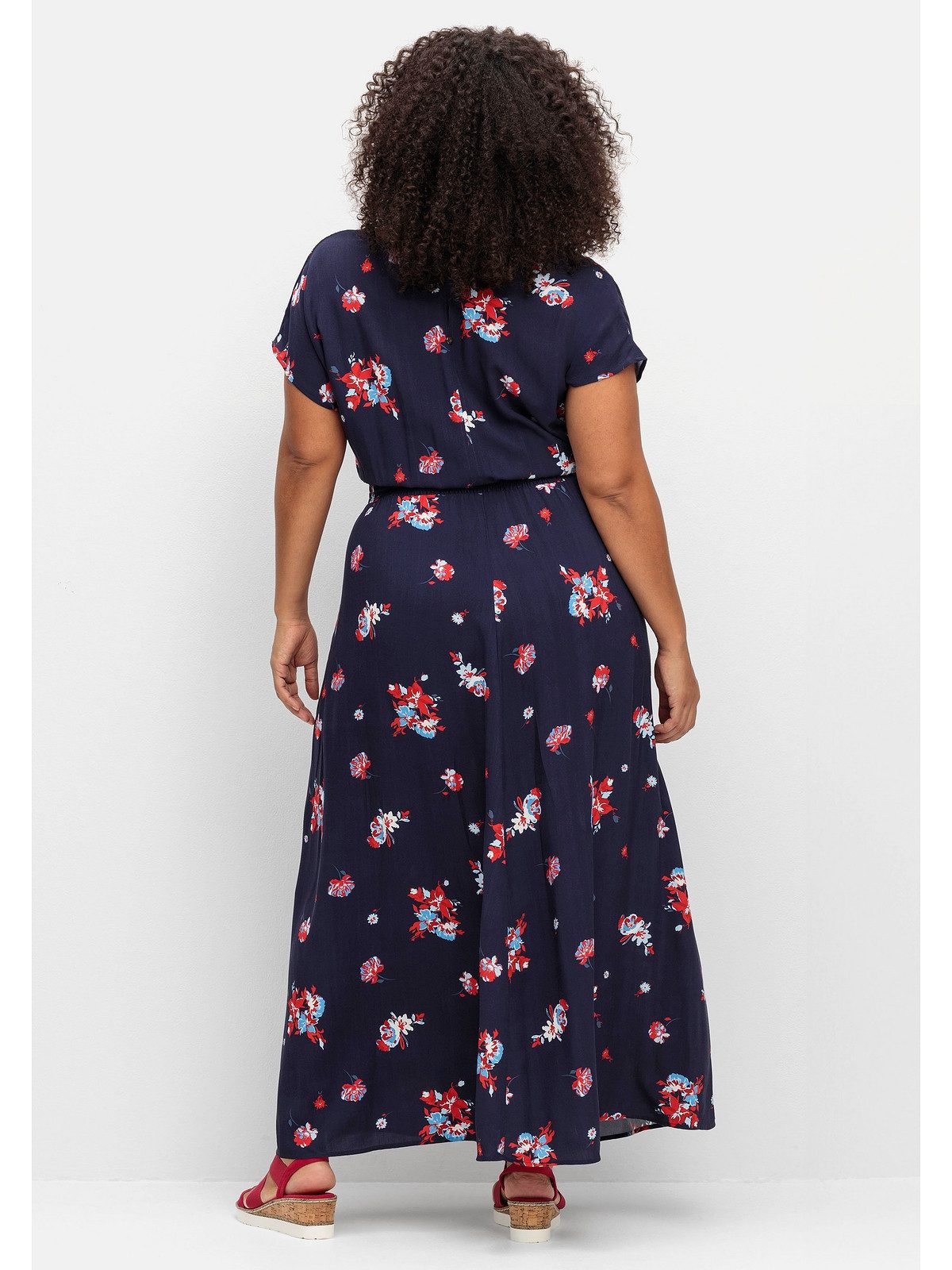 Sheego Maxikleid Große Größen mit Alloverdruck und gesmokter Taille