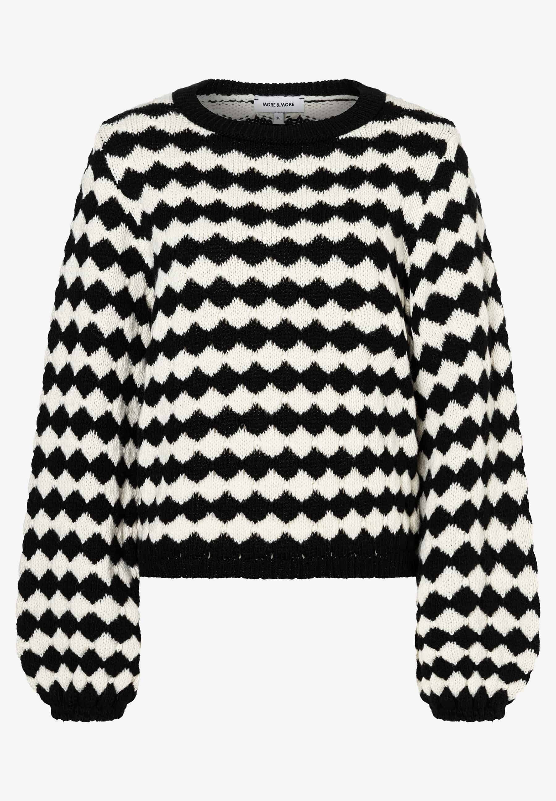 MORE&MORE Pullover & Shorts