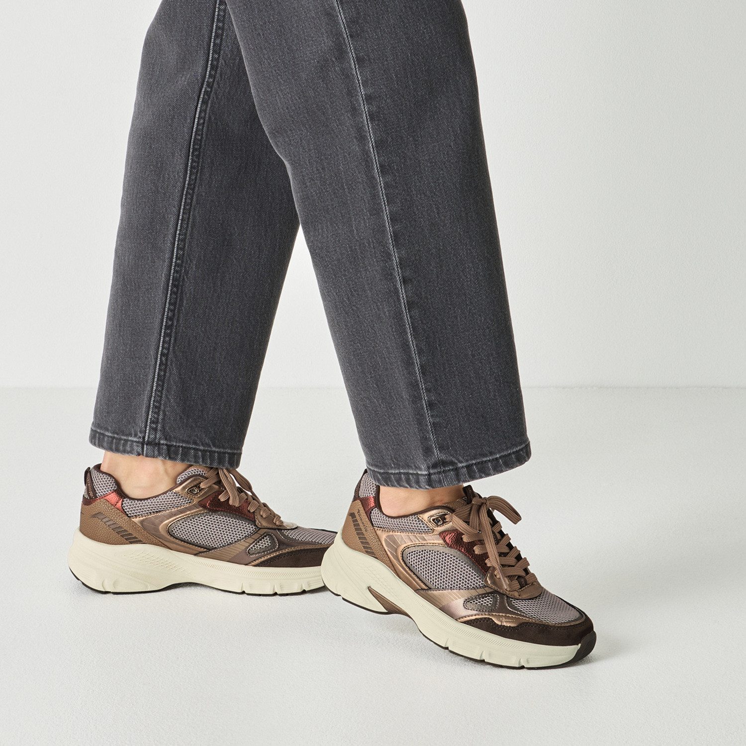 Tamaris GREY GLAM Plateausneaker Freizeitschuh, Halbschuh, Keilsneaker im angesagtem Metallic-Look
