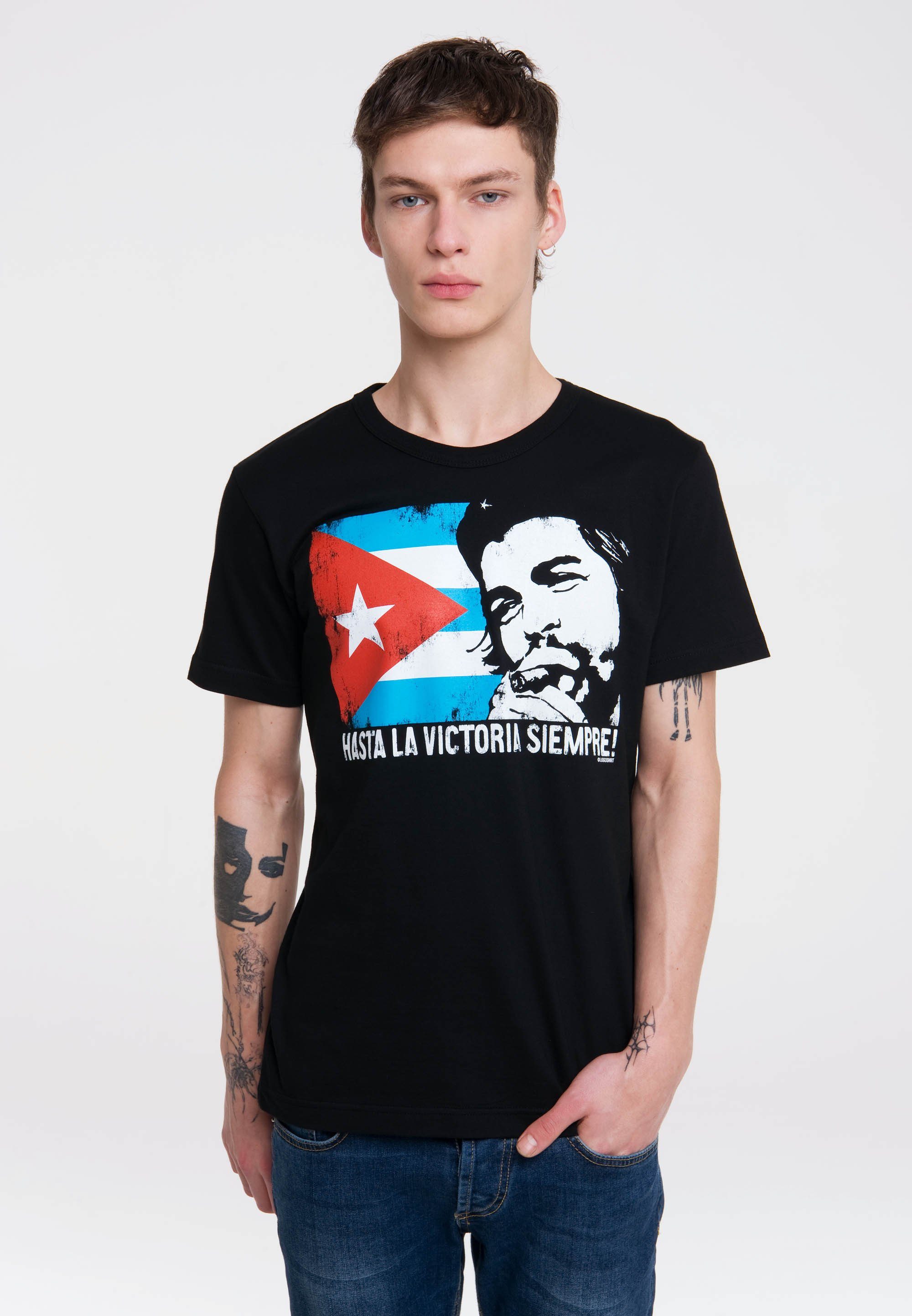 LOGOSHIRT T-Shirt Che Guevara - Cuban Flag mit lässigem Aufdruck