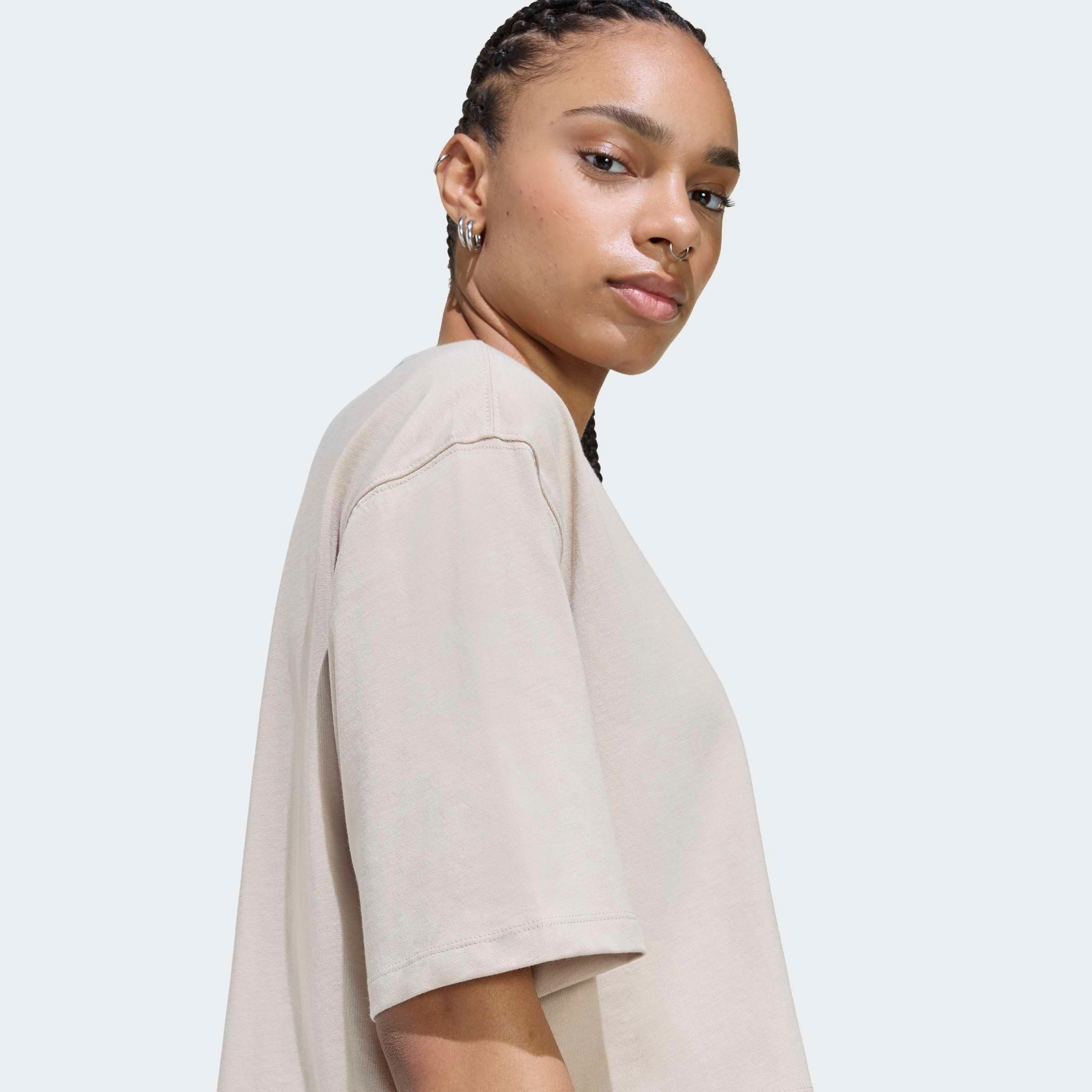 adidas Originals T-Shirt ESSENTIALS CROP mit Rundhalsausschnitt, ohne Verschluss, in normaler Länge – Bild 4 von 5