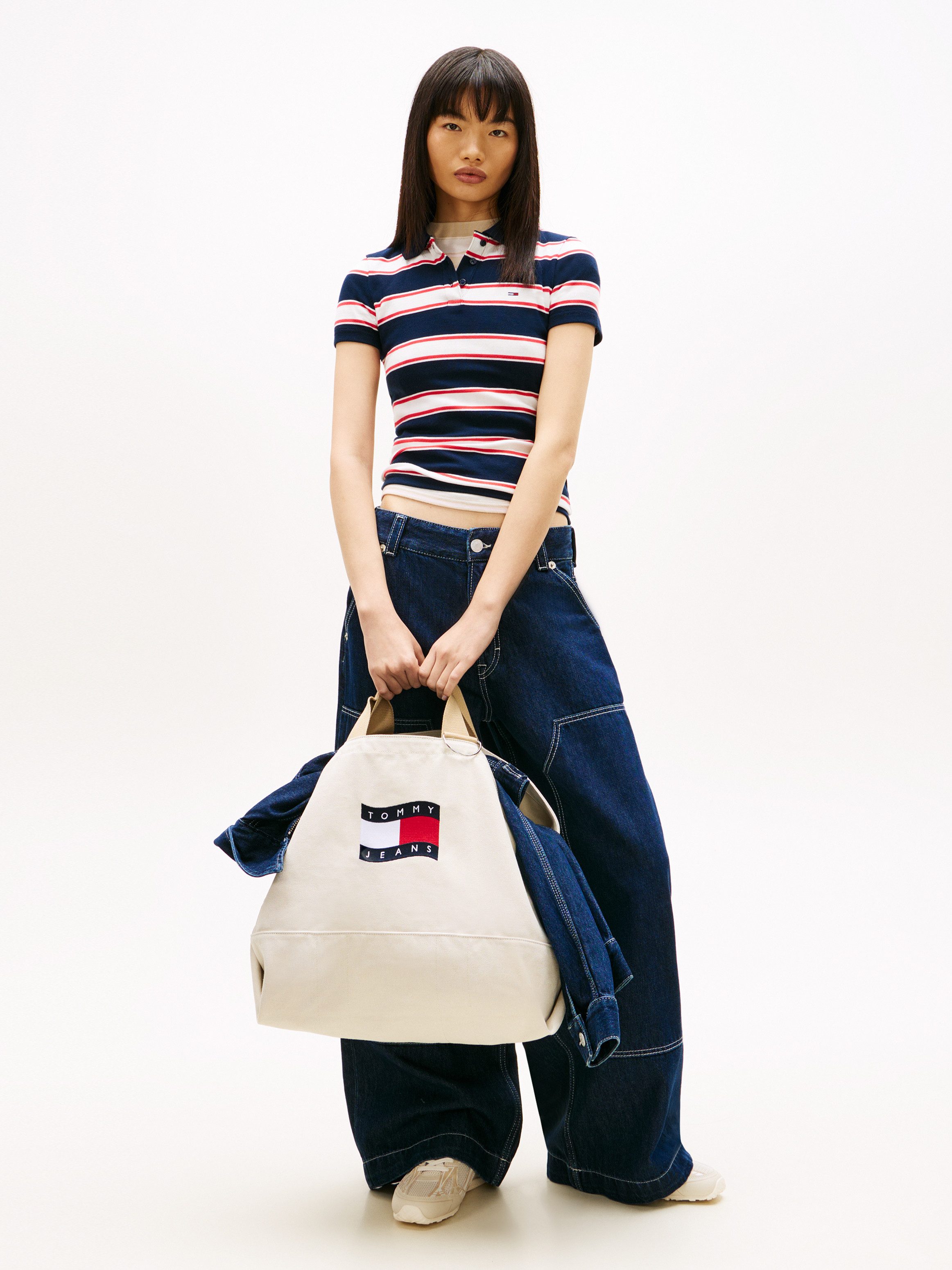 Tommy Jeans Tragetasche TJW WAVE FLAG MED TOTE, Unisex Tragetasche, Umhängetasche, Shopper, Henkeltasche im Used-Look