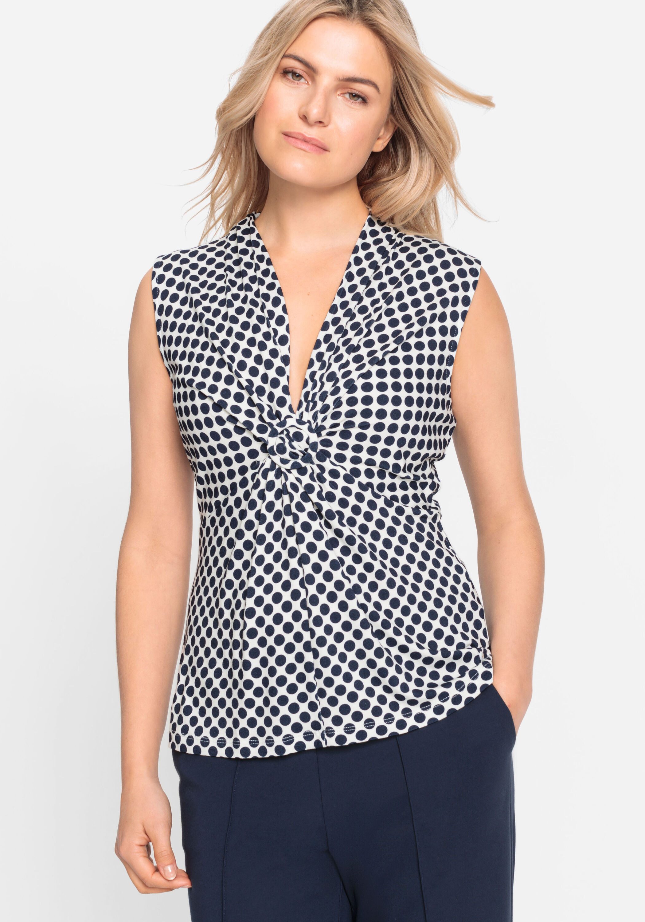 Olsen V-Shirt mit modischem Polka-Dots-Muster günstig online kaufen