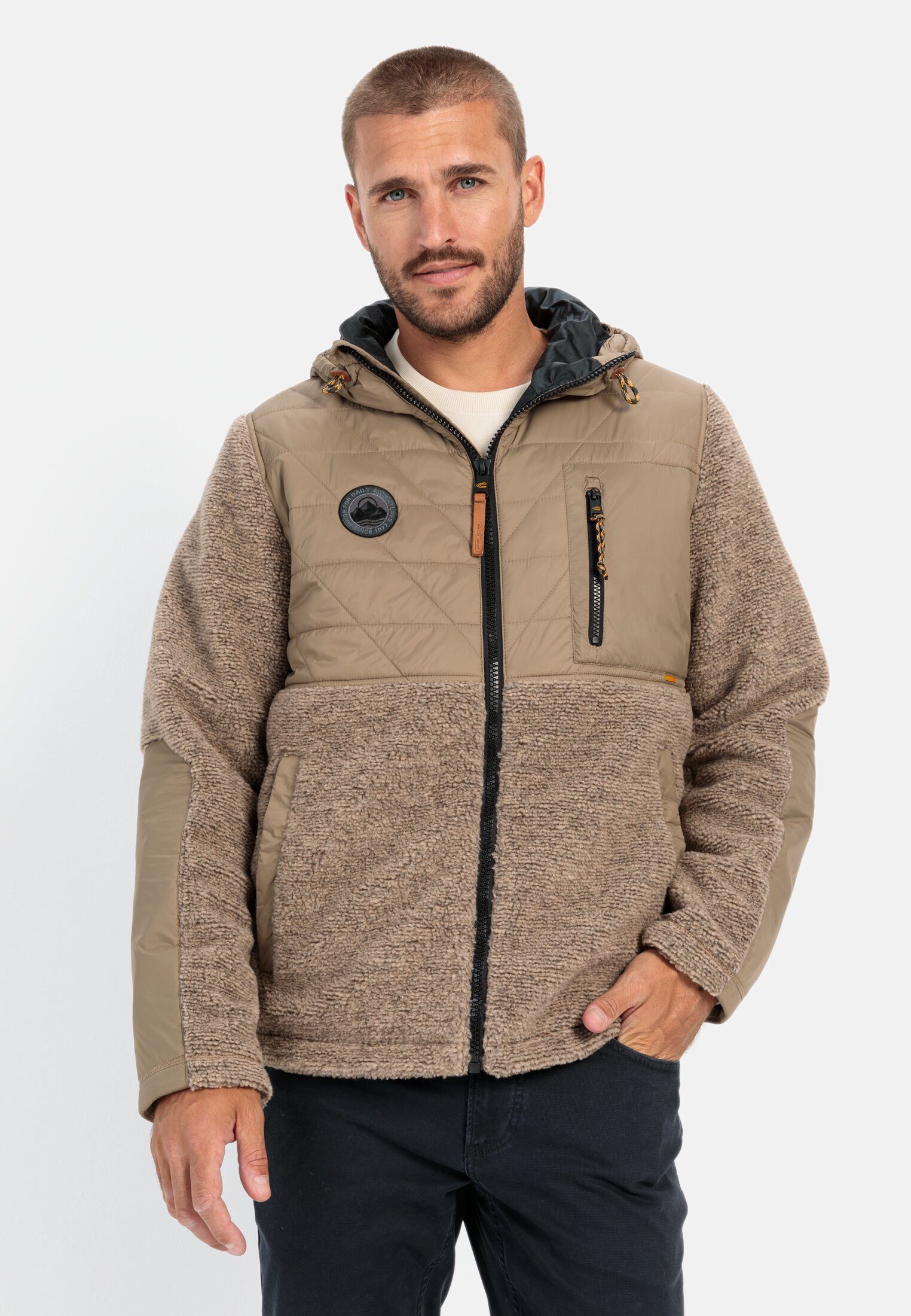 Fleecejacke im Materialmix
