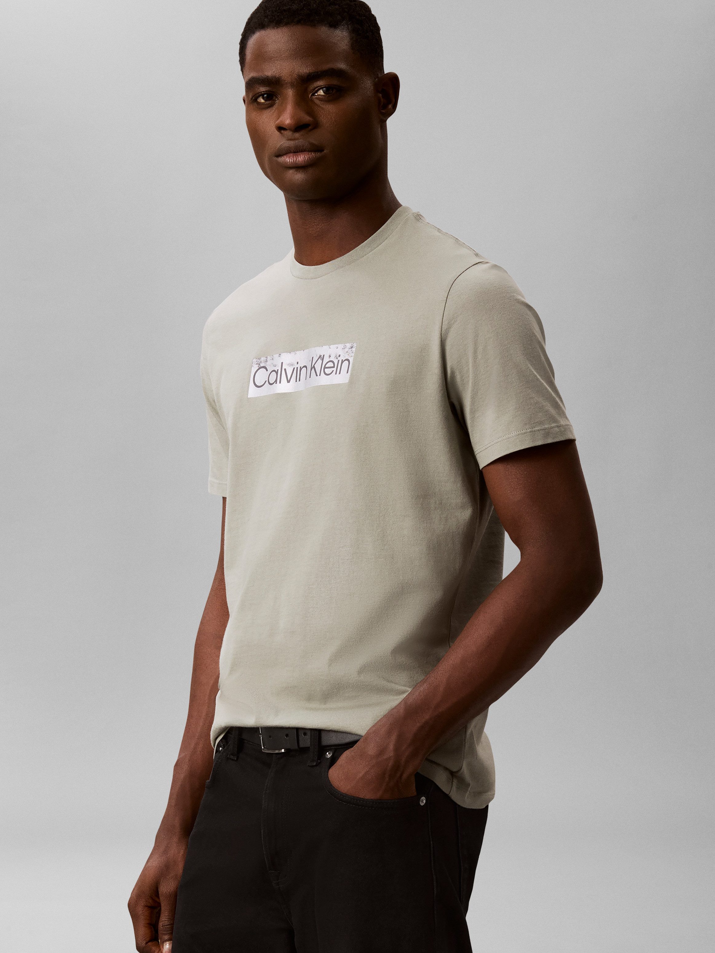 Calvin Klein Jeans T-Shirt Reine Baumwolle, Regular Fit, Glanzdruck – Bild 2 von 5
