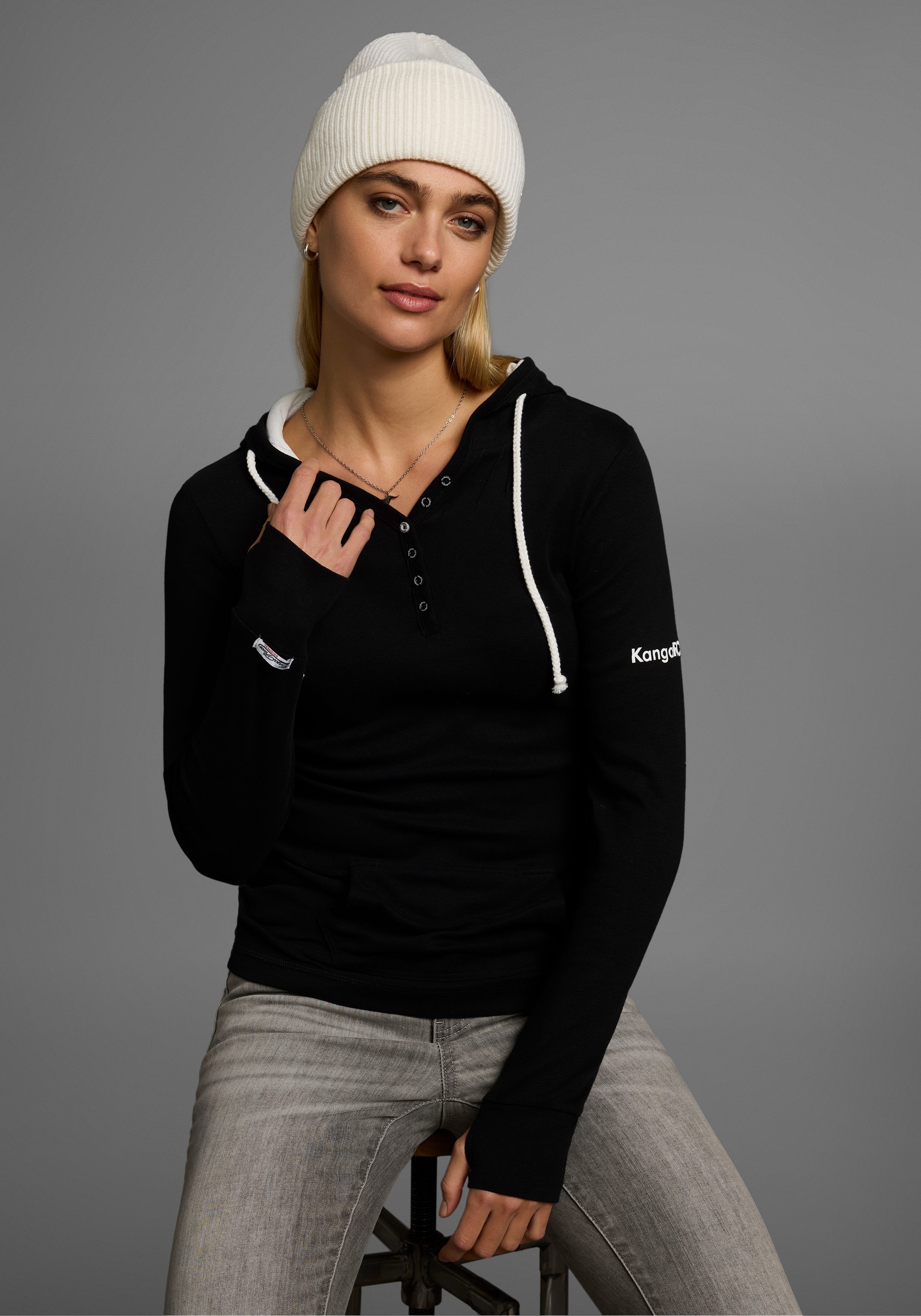 KangaROOS Kapuzenshirt Langarm mit Daumenlöchern, figurbetonter Schnitt, au günstig online kaufen