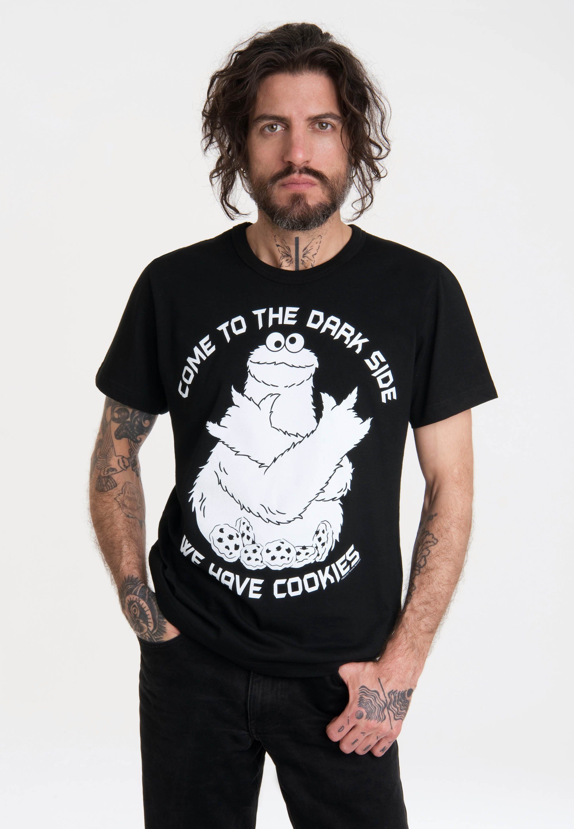 LOGOSHIRT T-Shirt Sesamstraße - Krümelmonster Dark Side mit lizenziertem Print