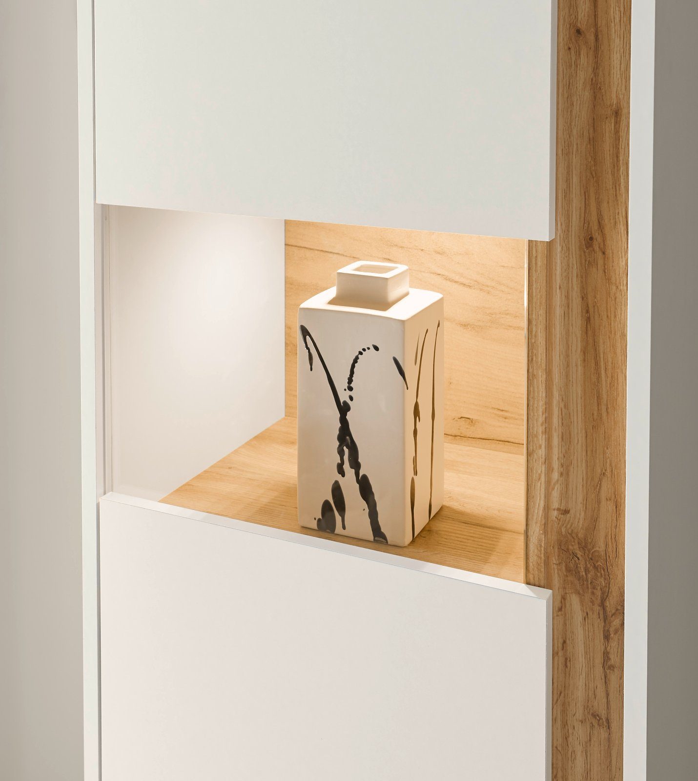 Furn.Design Stauraumvitrine Center (Midi-Schrank in weiß mit Wotan Eiche, 50 x 155 cm) 2-türig