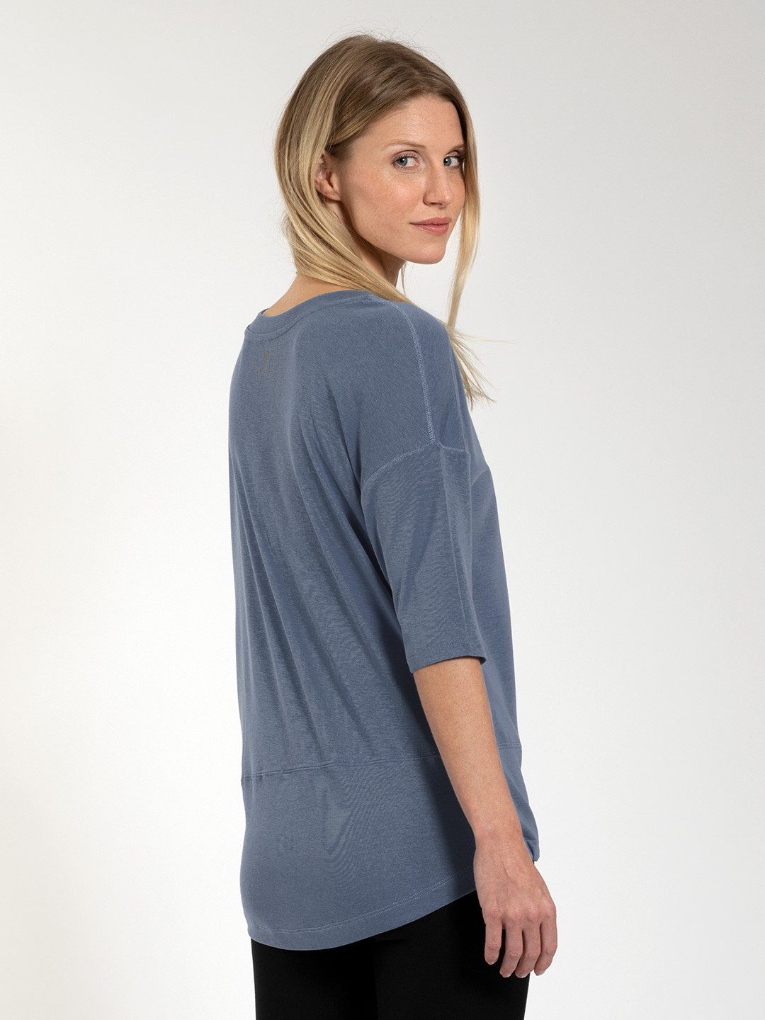 Magadi Yogashirt Sara aus weichem Naturmaterial