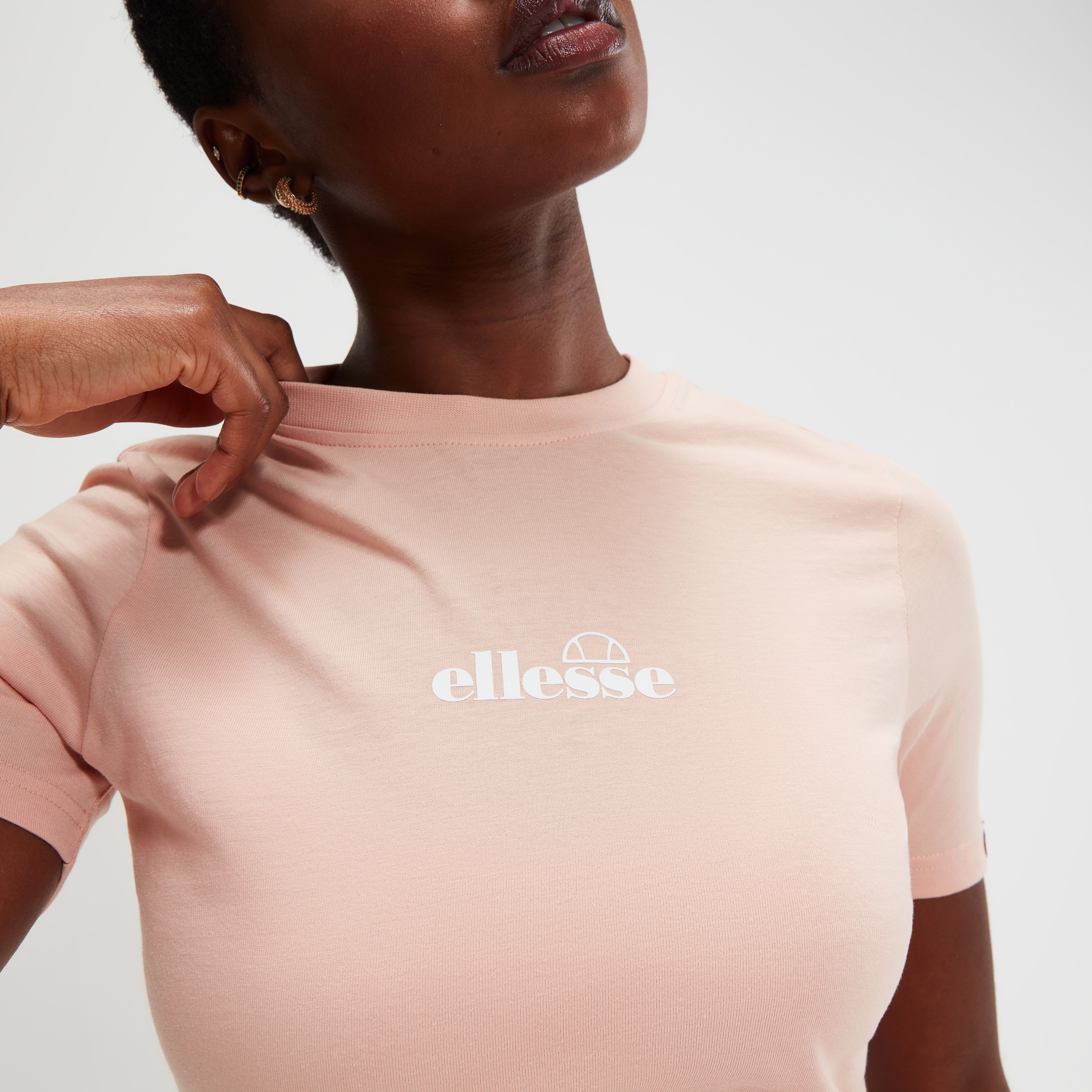 Ellesse T-Shirt BECKANA T-SHIRT mit Rundhalsausschnitt, Kurzarm-Design, aus Jersey