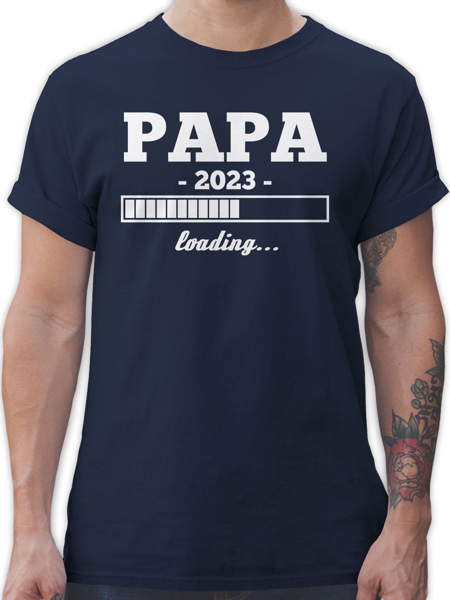 Shirtracer T-Shirt Papa loading 2023 weiß Vatertag Geschenk für Papa 3 Navy Blau