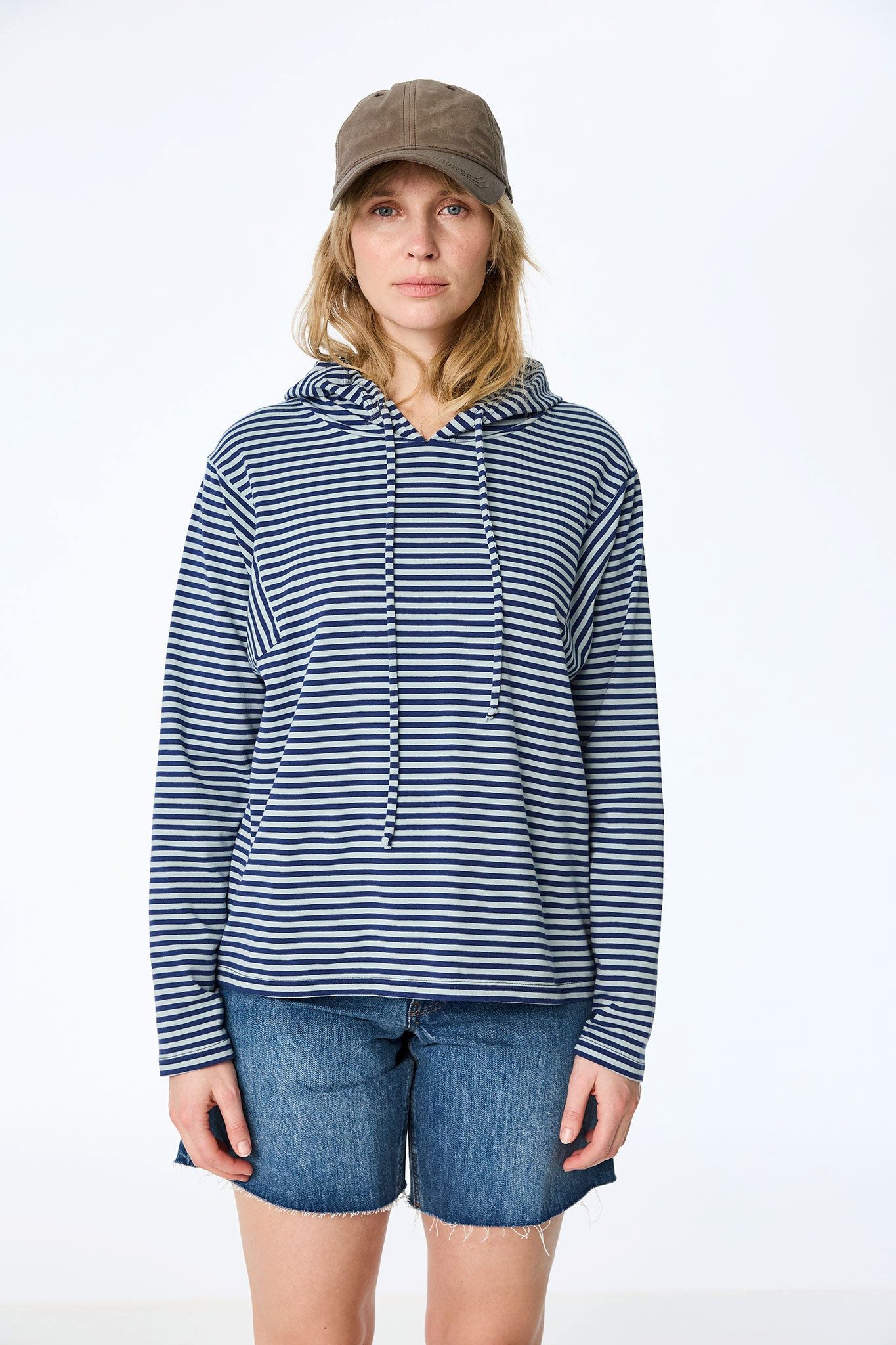 Himalaya Clothing Kapuzenpullover Damen Oberteil mit Kapuze - Zeitloses Kapuzenshirt in Streifenoptik Pullover Damen aus weicher Bio-Baumwolle – Bild 5 von 5