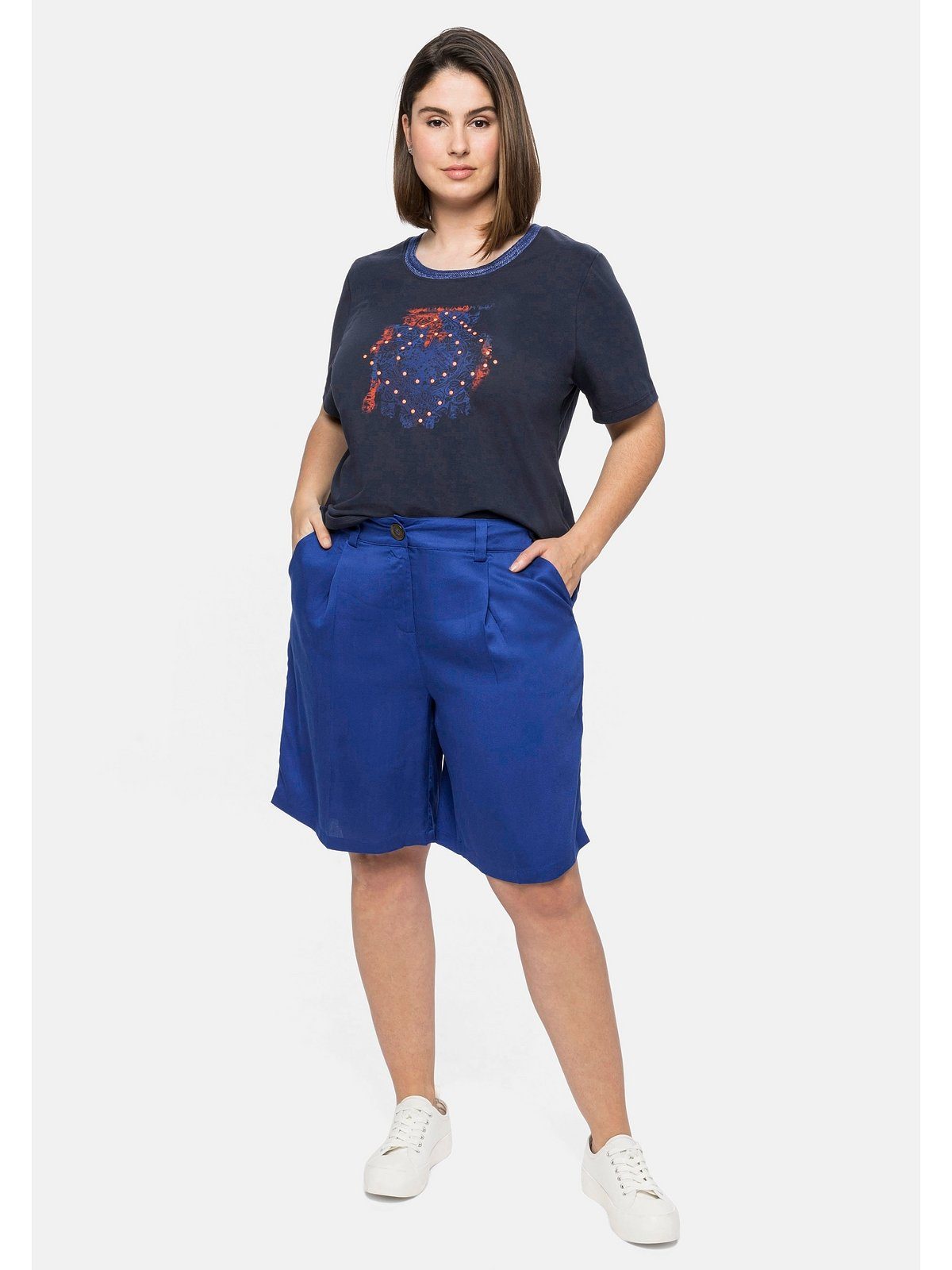 mit modischem Größen nachtblau und Effektgarn am Große Ausschnitt Frontdruck T-Shirt Sheego