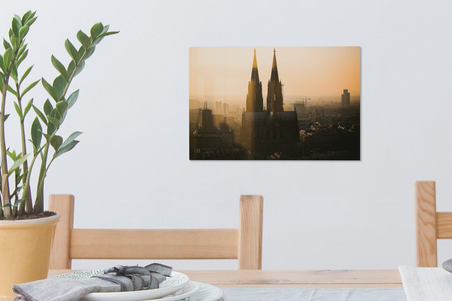 OneMillionCanvasses® Leinwandbild Der Kölner Dom Deutschland, Leinwandbilder, während eines nebligen cm Aufhängefertig, Sonnenuntergangs Wanddeko, Wandbild in (1 30x20 St)