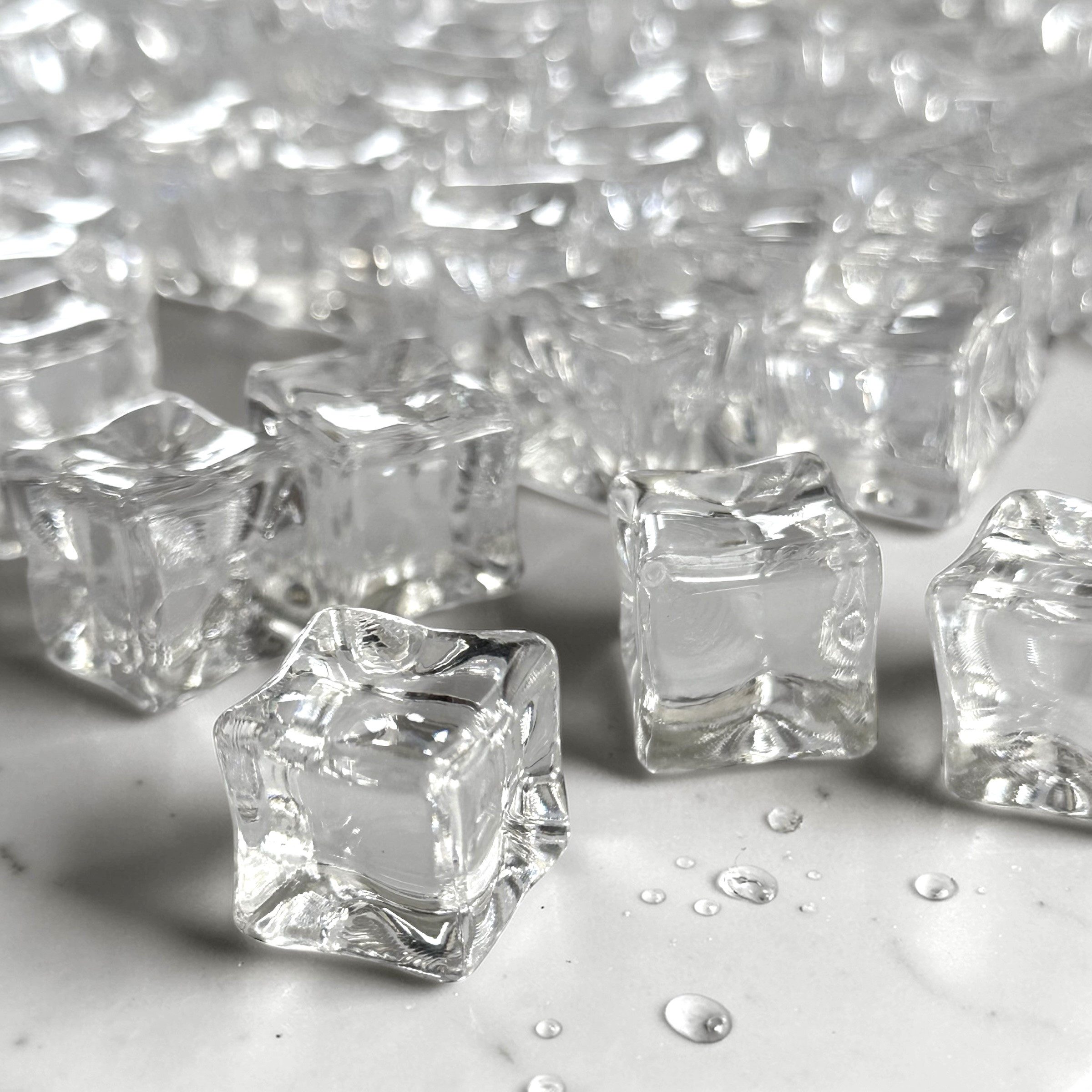 naninoa GmbH Streudeko Deko-Eiswürfel aus Kunststoff 18mm 1 Liter / ca. 100 Stück, Tischdeko