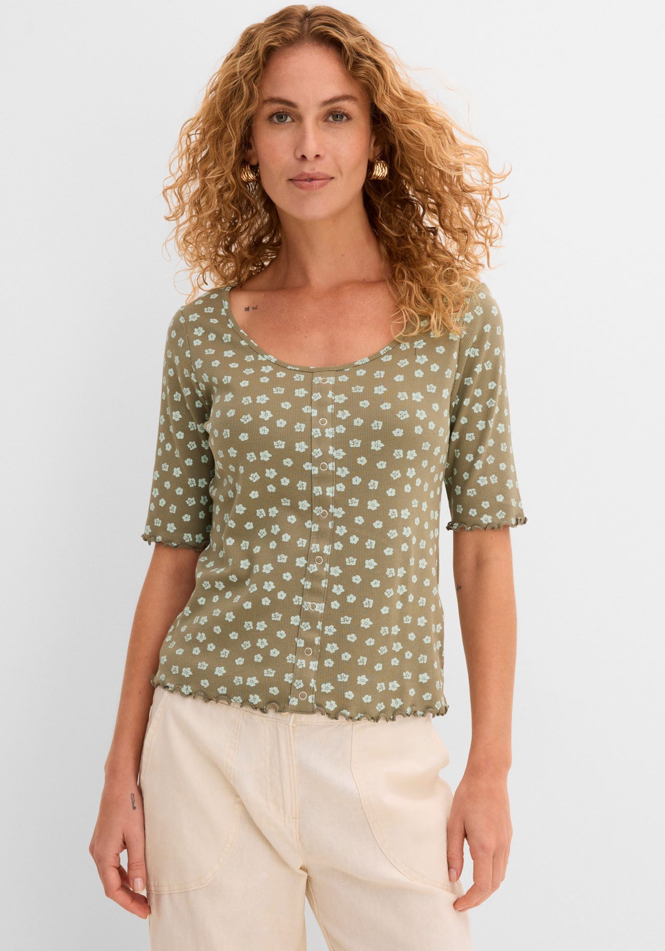 bonprix T-Shirt bequeme Passform, Halbarm-Design, mit Blumendruck, aus Baumwolle