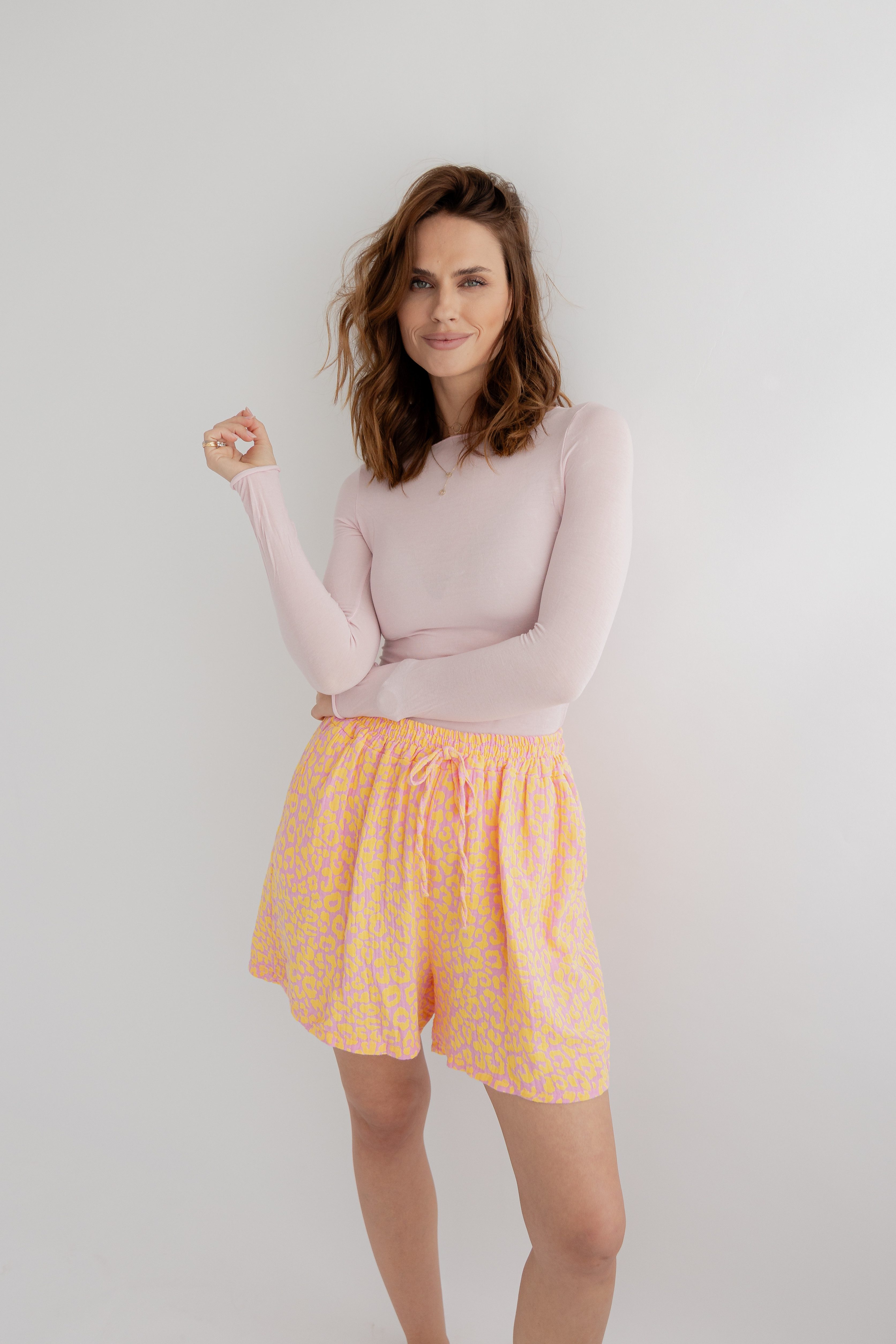 von Herzen Shorts kurze Musselinhose – 100% Baumwolle – Leomuster - Onesize
